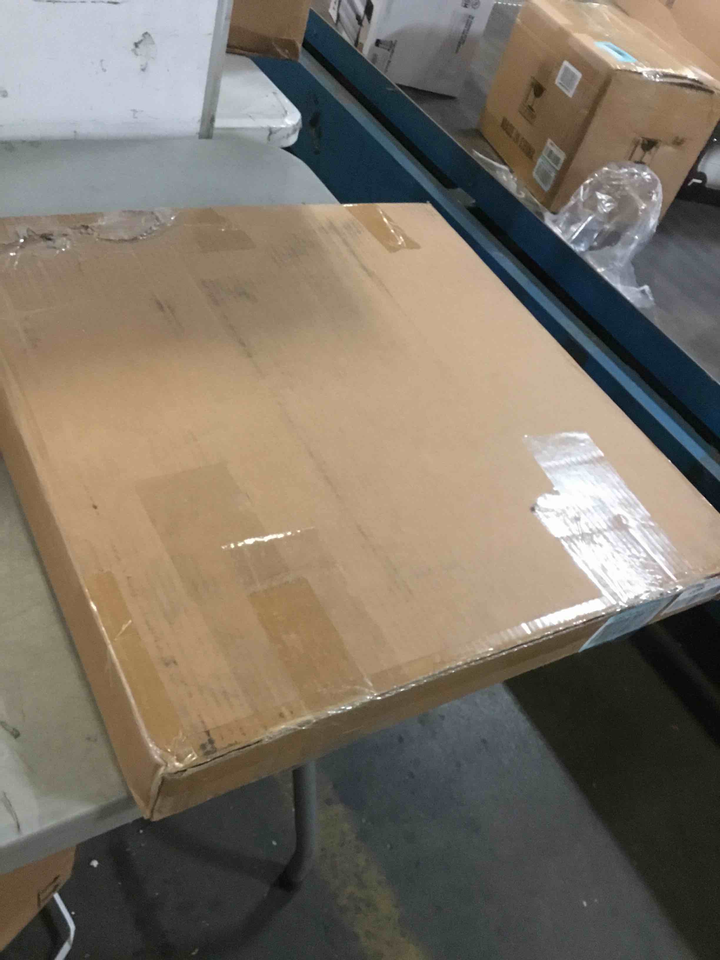 https://s3.amazonaws.com/lotting-images-prod/bidfta/BLU5380343_1703101051254.jpeg