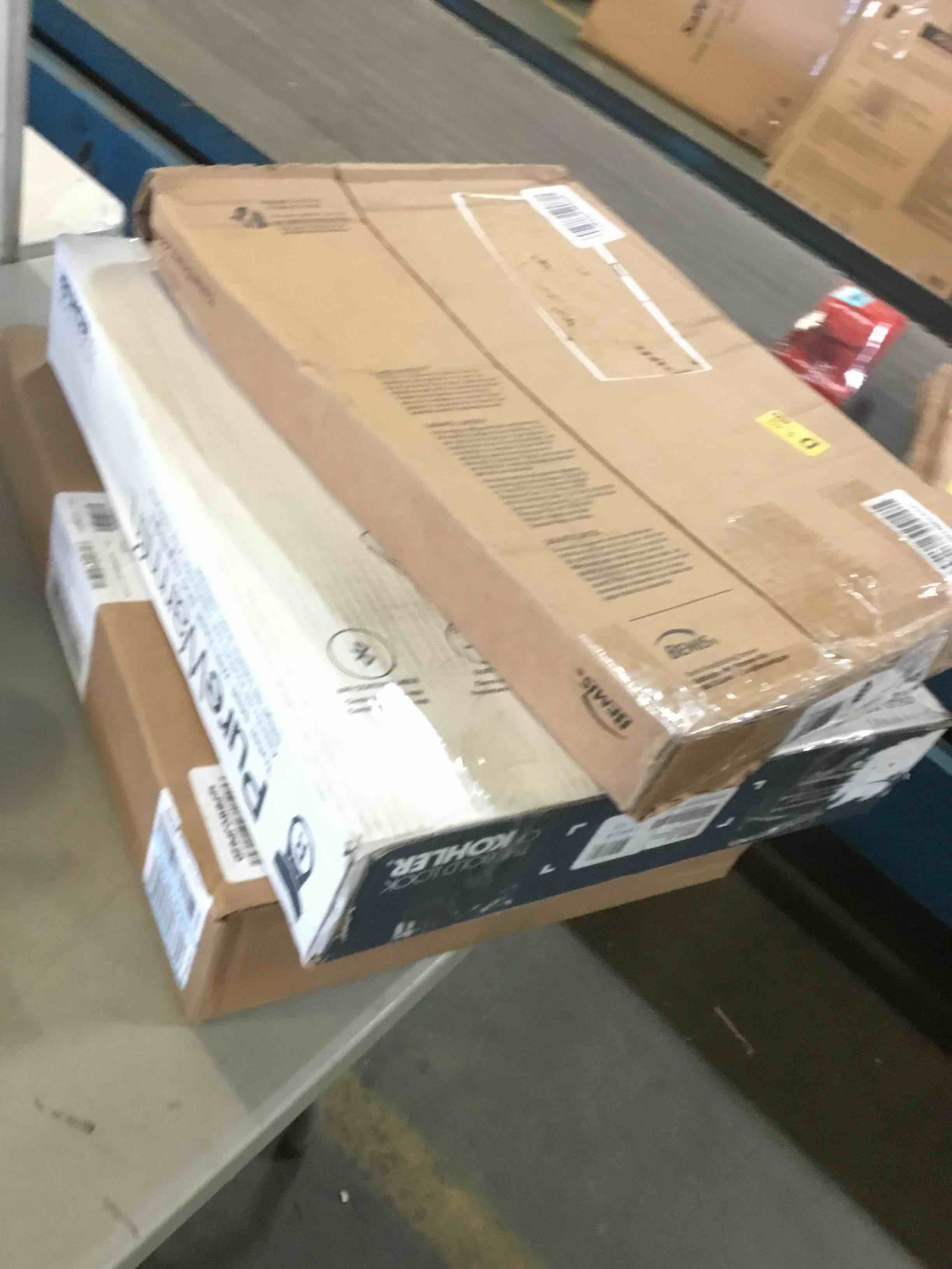 https://s3.amazonaws.com/lotting-images-prod/bidfta/BLU5380367_1703103792344.jpeg