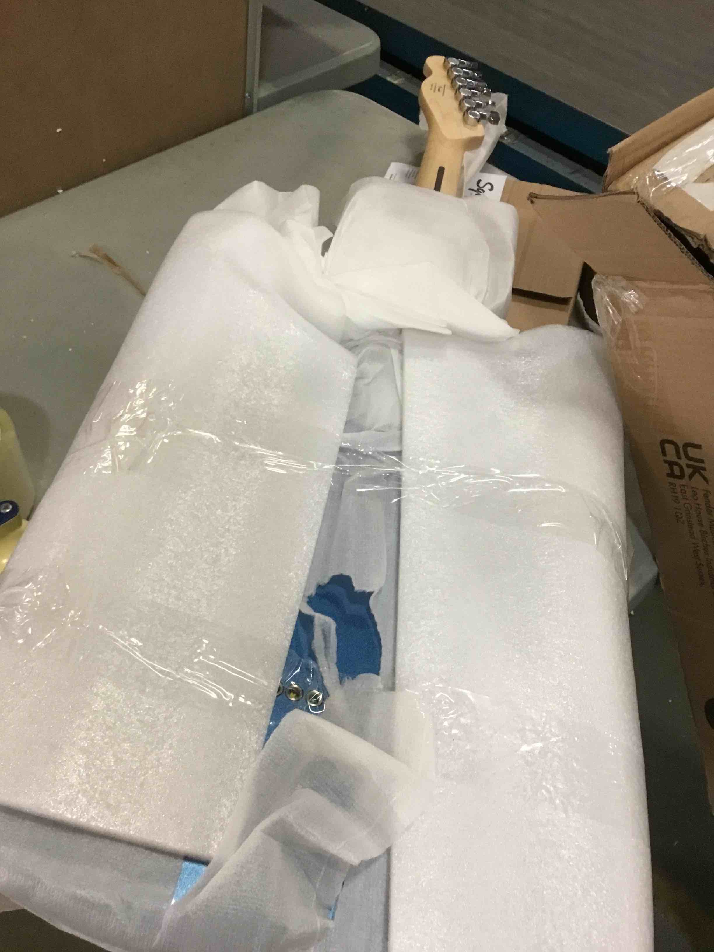 https://s3.amazonaws.com/lotting-images-prod/bidfta/BLU5380682_1703185609801.jpeg
