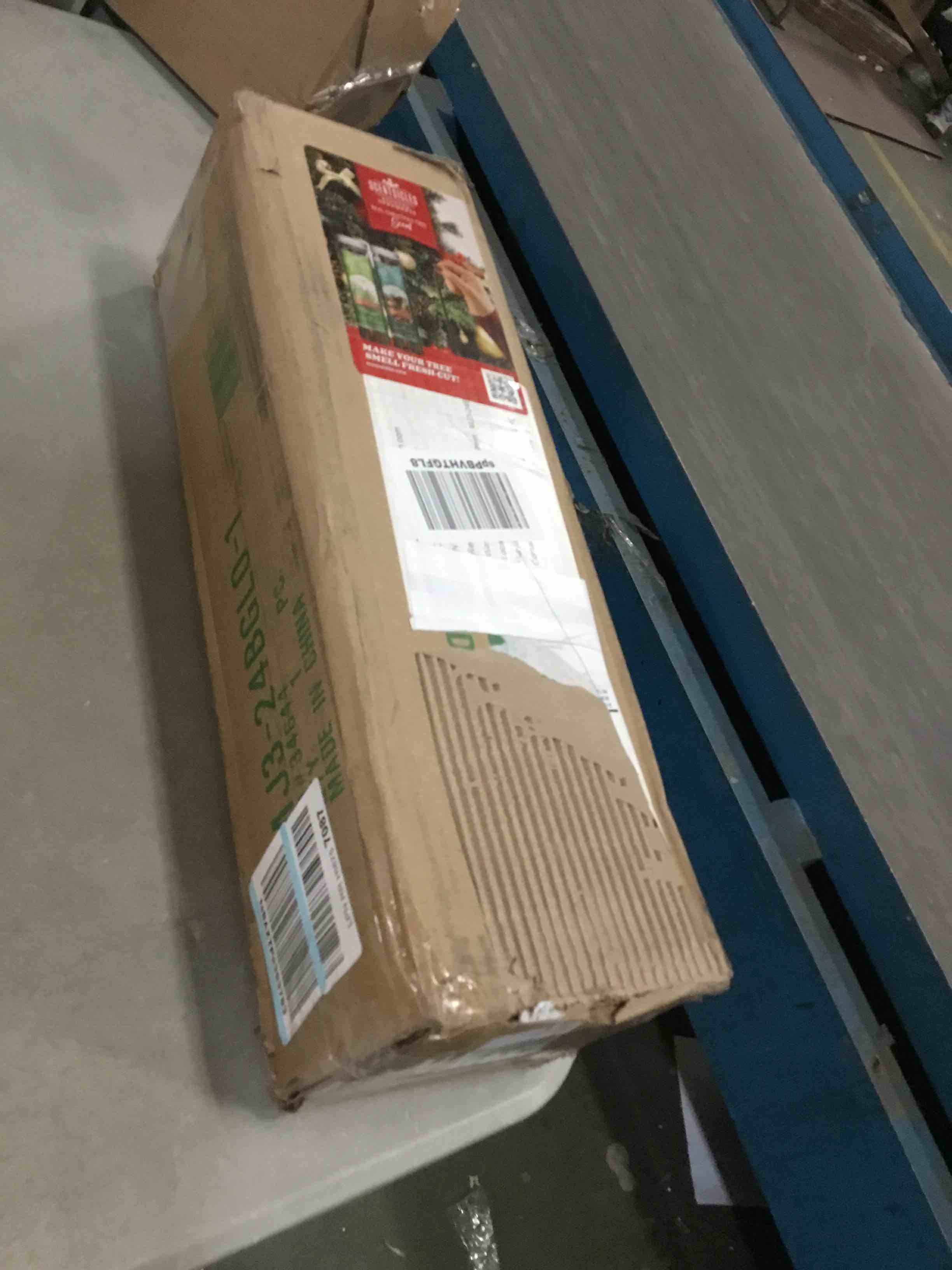 https://s3.amazonaws.com/lotting-images-prod/bidfta/BLU5380714_1703188343447.jpeg