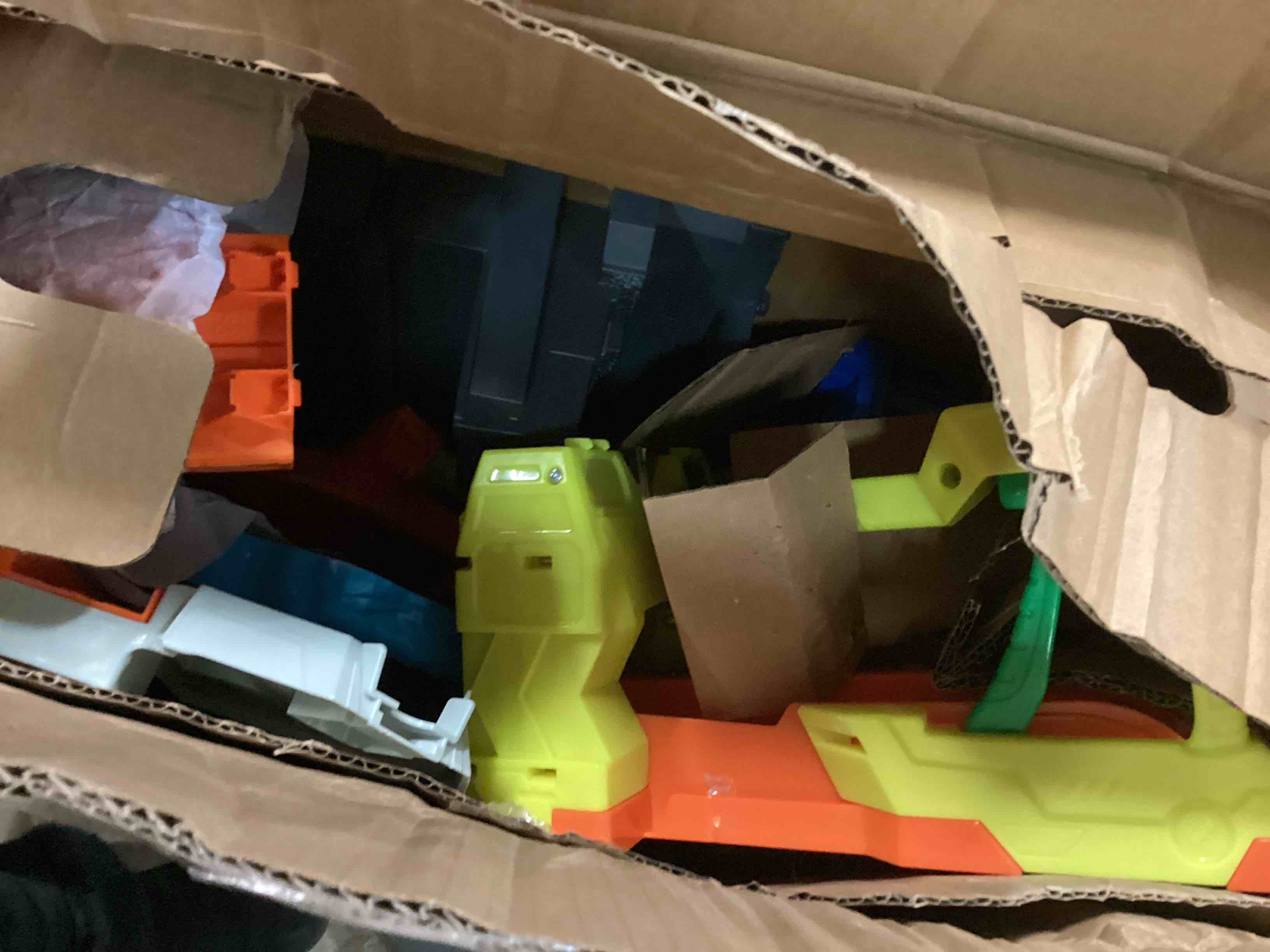 https://s3.amazonaws.com/lotting-images-prod/bidfta/BLU5380806_1703250088621.jpeg