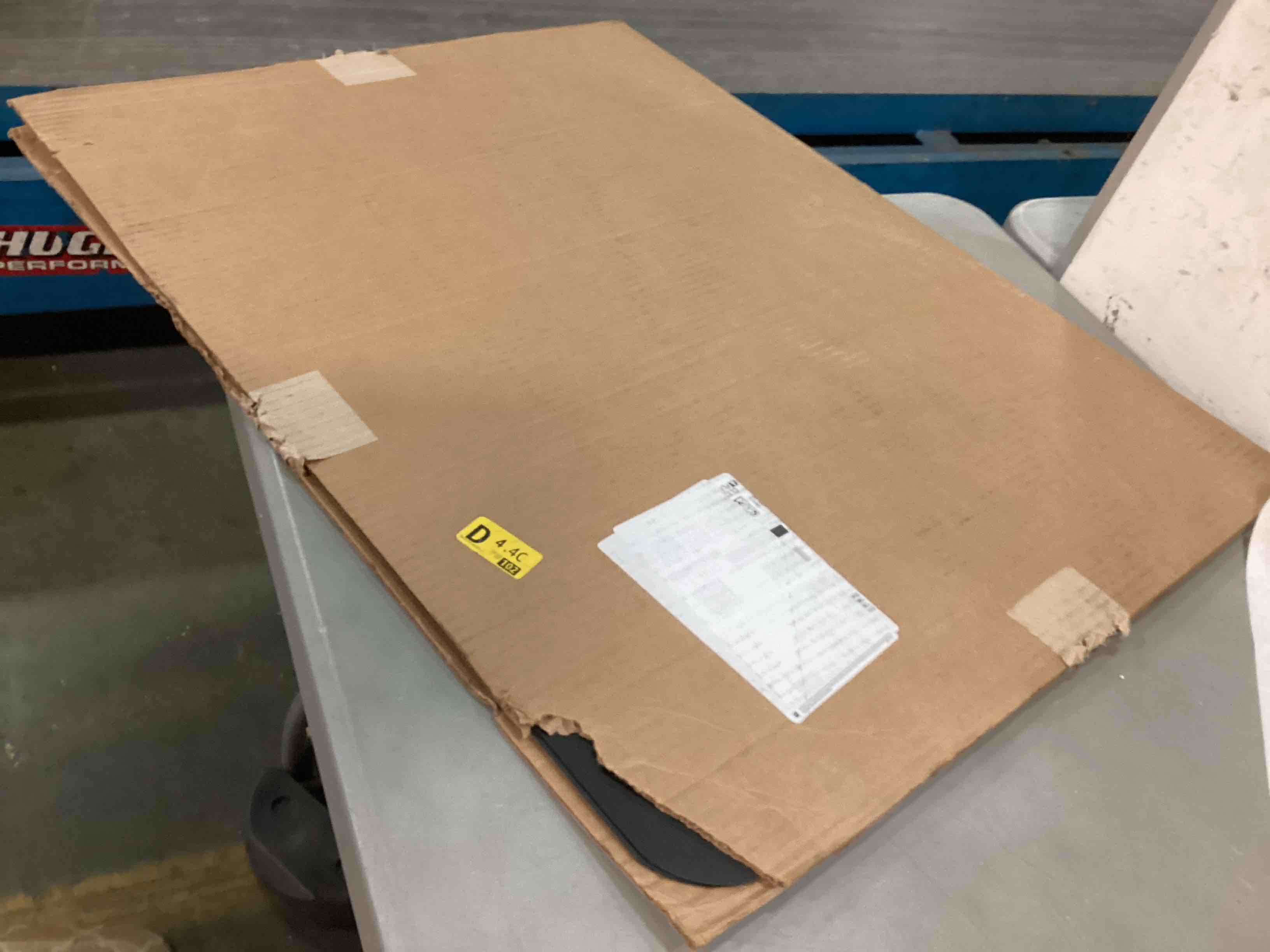 https://s3.amazonaws.com/lotting-images-prod/bidfta/BLU5380812_1703250631658.jpeg