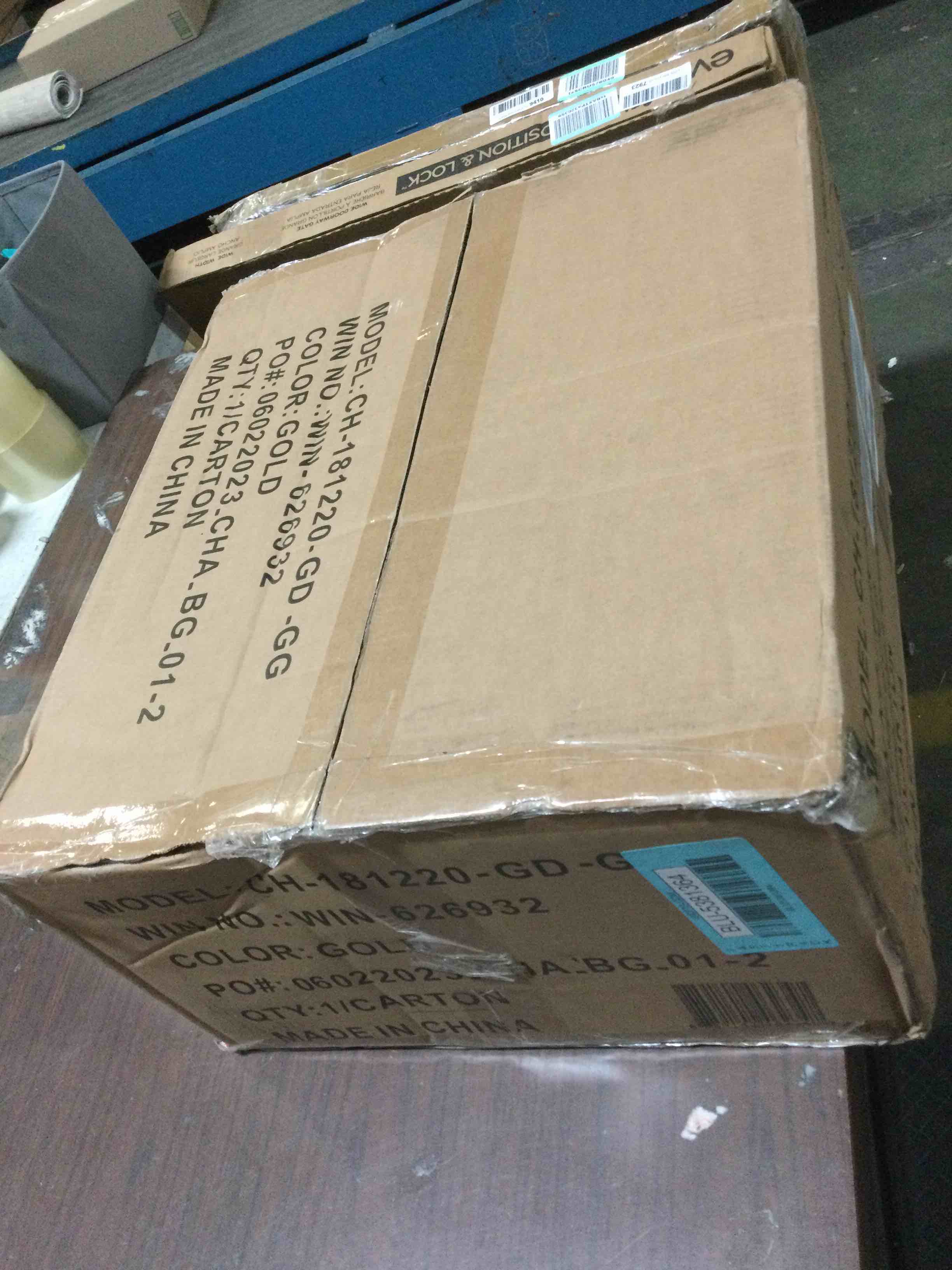 https://s3.amazonaws.com/lotting-images-prod/bidfta/BLU5381364_1702910495639.jpeg