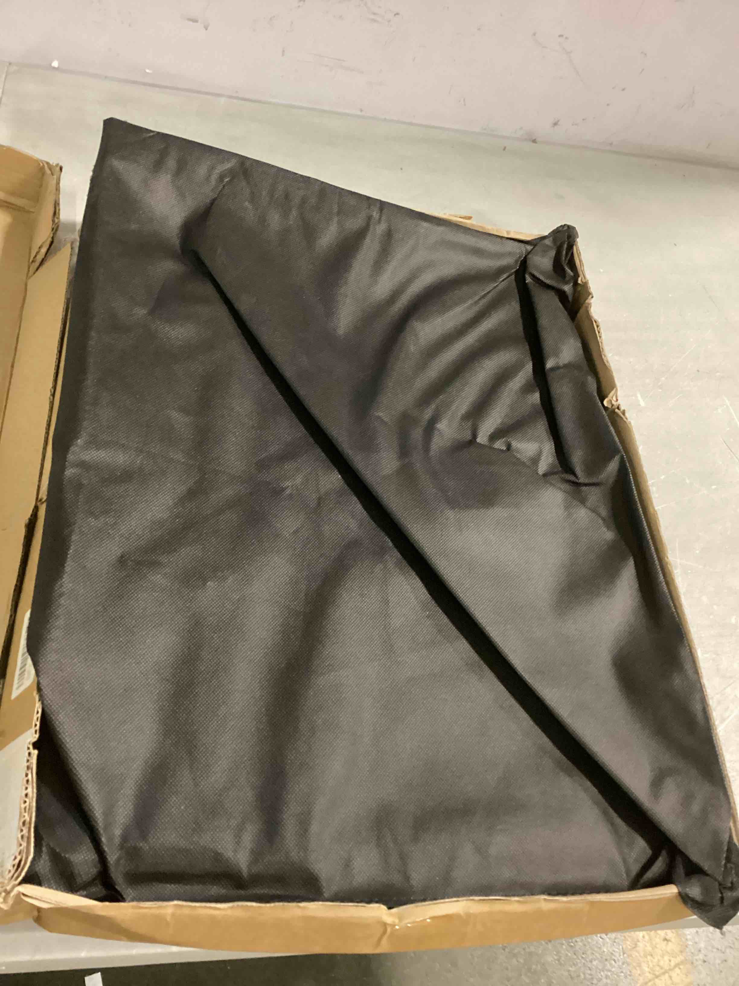 https://s3.amazonaws.com/lotting-images-prod/bidfta/BLU5382177_1703248799322.jpeg