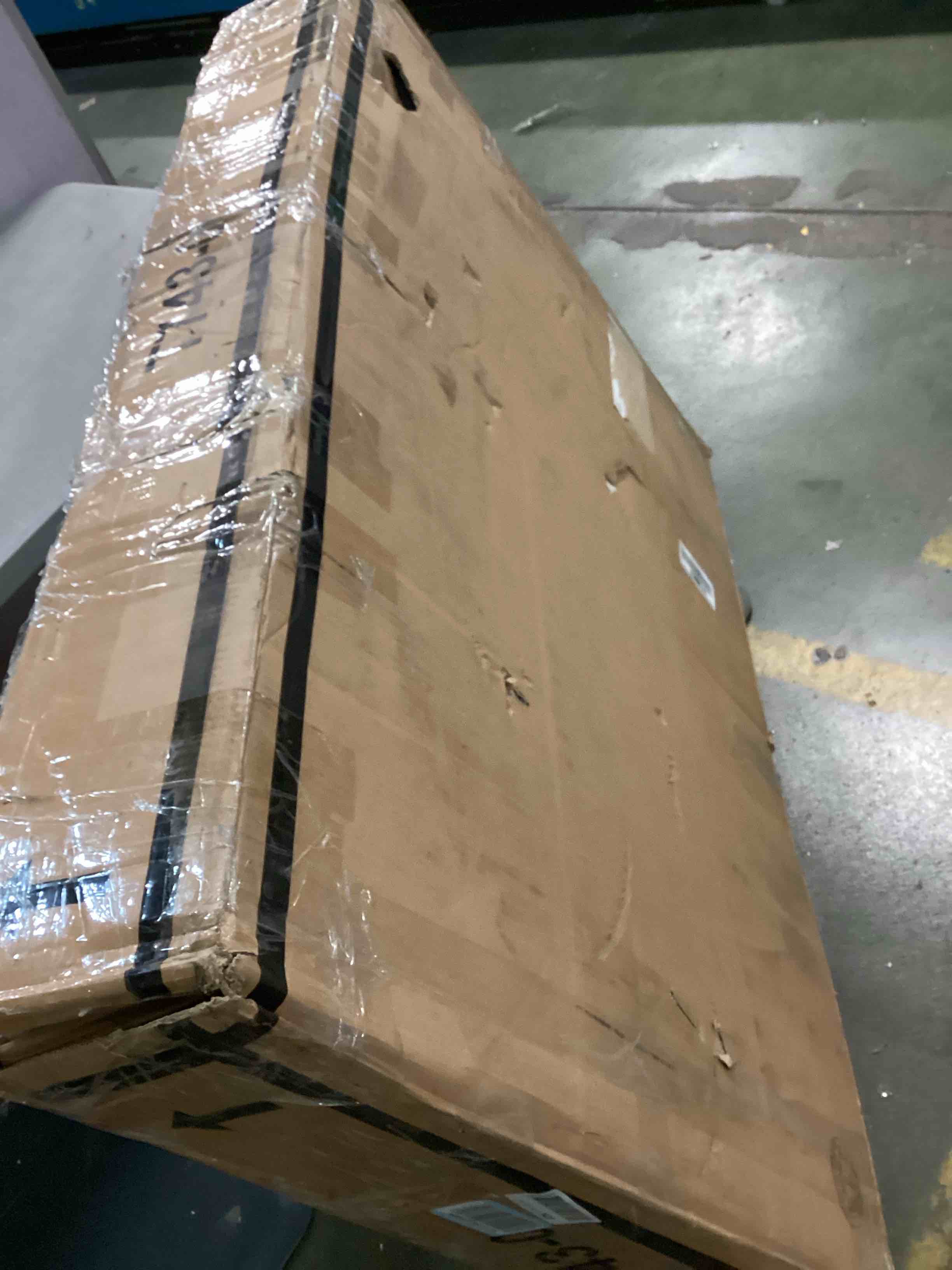 https://s3.amazonaws.com/lotting-images-prod/bidfta/BLU5382205_1703252141879.jpeg