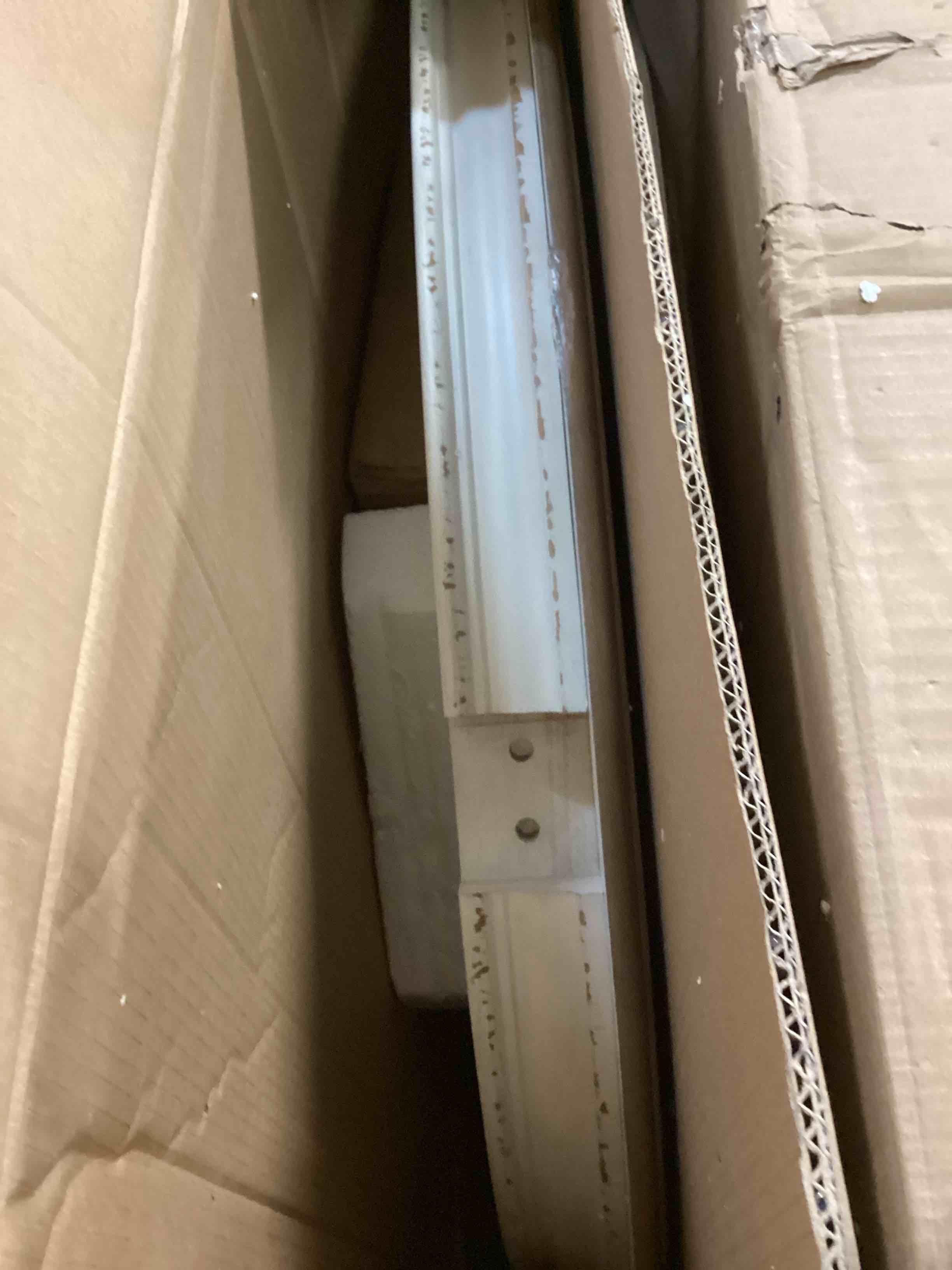 https://s3.amazonaws.com/lotting-images-prod/bidfta/BLU5382205_1703252165178.jpeg