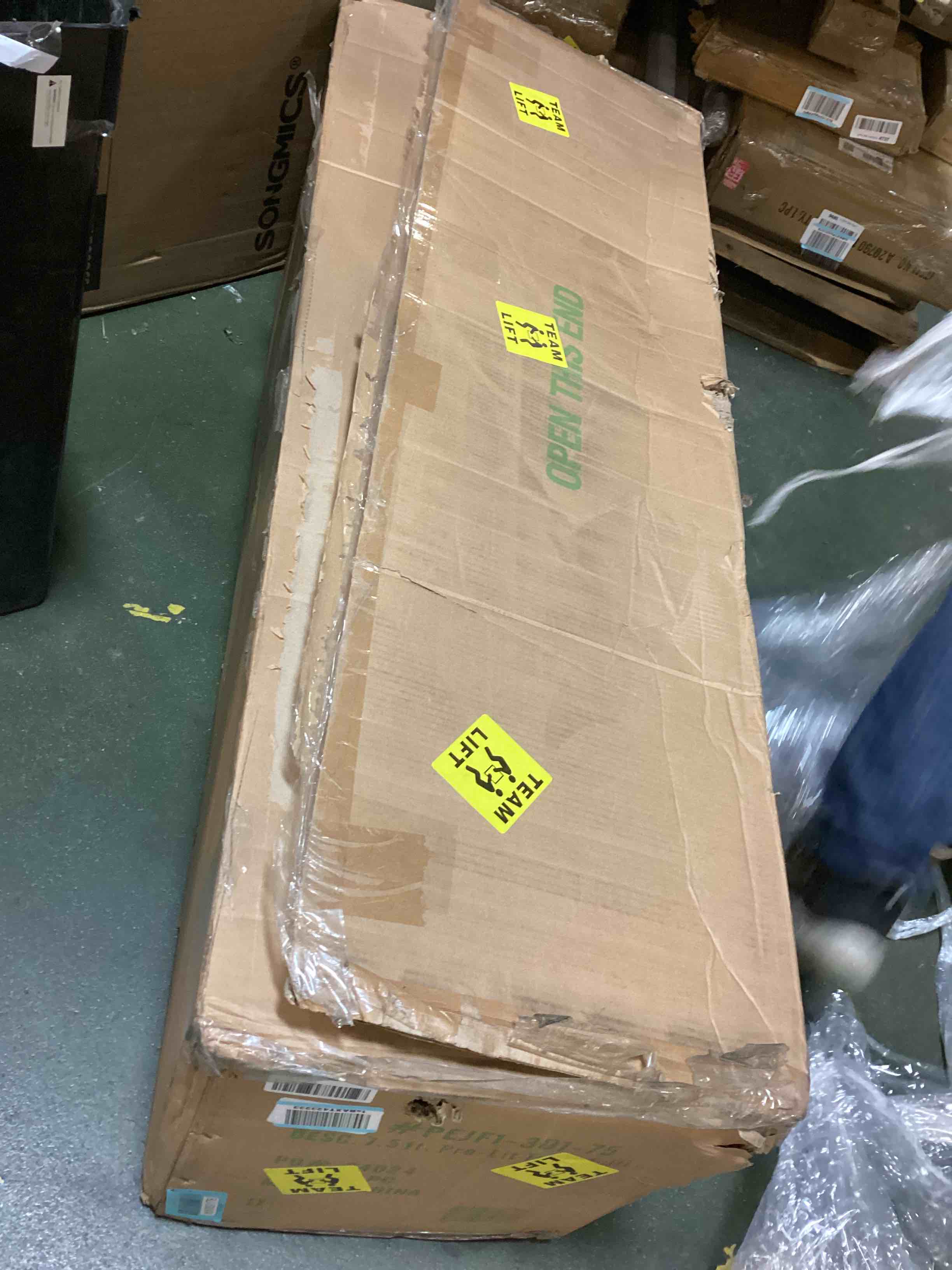 https://s3.amazonaws.com/lotting-images-prod/bidfta/BLU5382404_1703339362049.jpeg