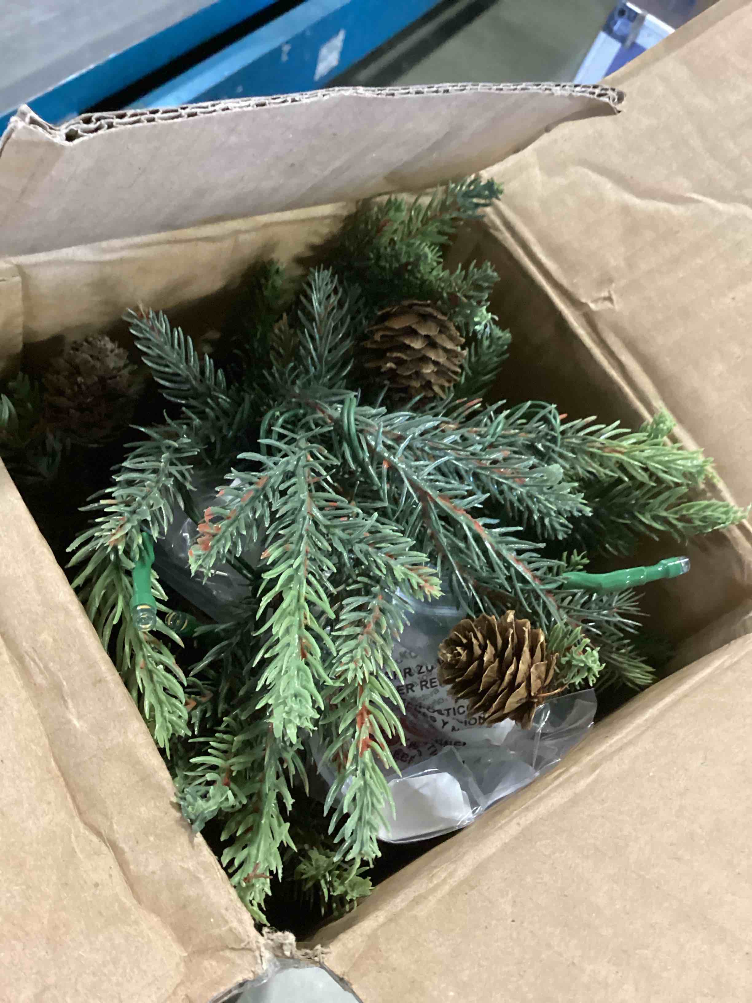 https://s3.amazonaws.com/lotting-images-prod/bidfta/BLU5383381_1703096645596.jpeg