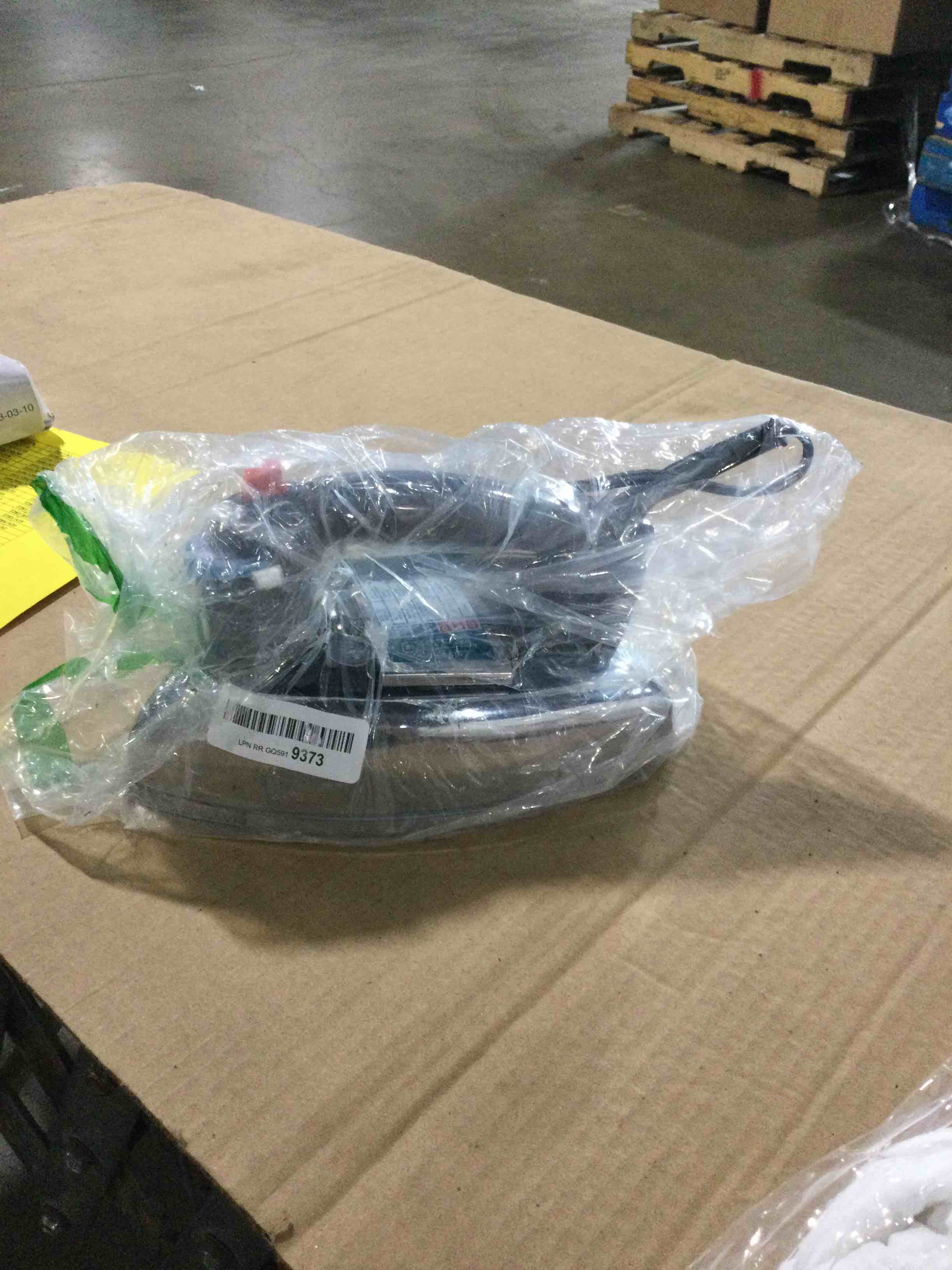 https://s3.amazonaws.com/lotting-images-prod/bidfta/BLU5384162_1692279622341.jpeg
