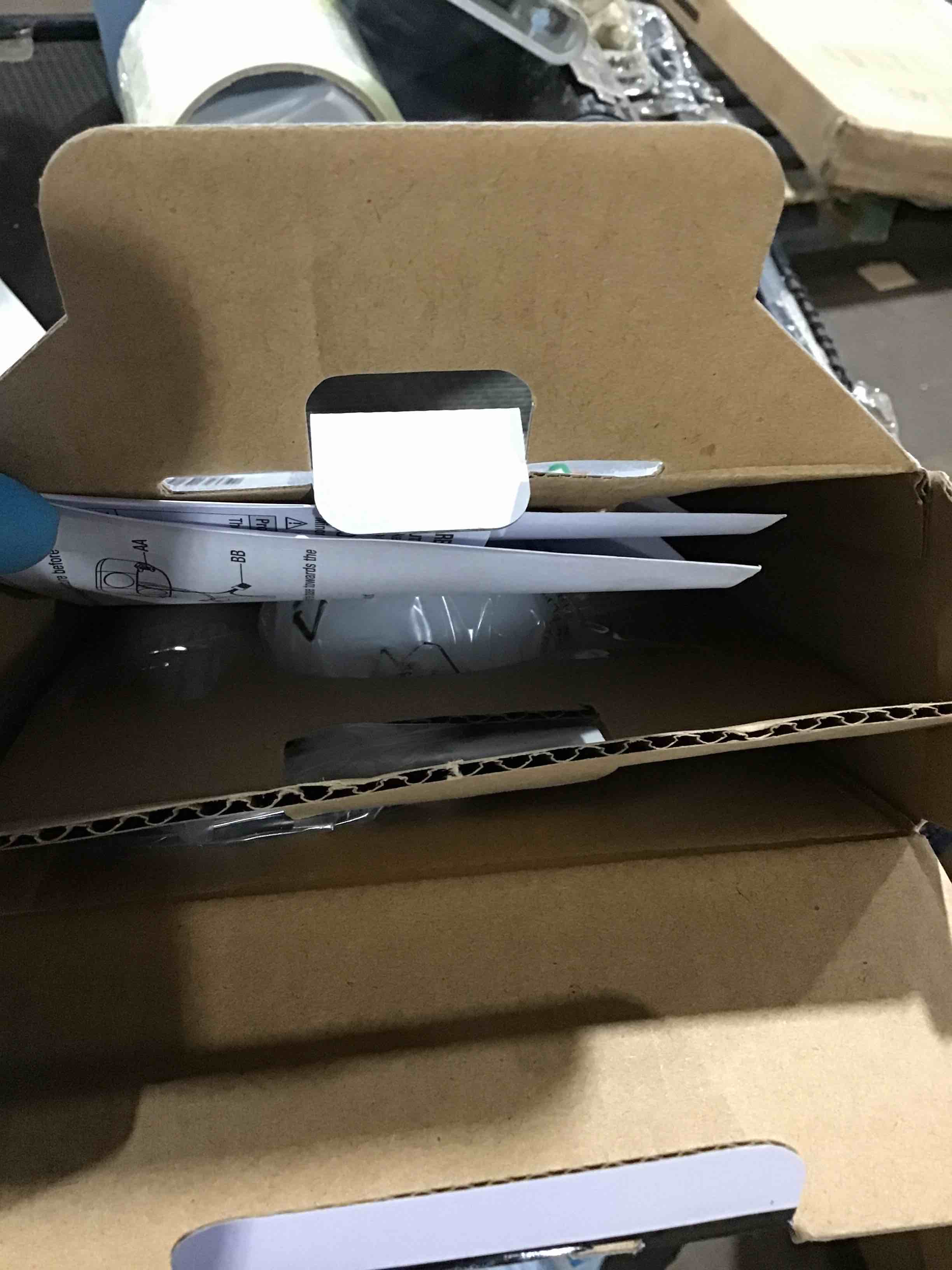 https://s3.amazonaws.com/lotting-images-prod/bidfta/BLU5384730_1692282941762.jpeg