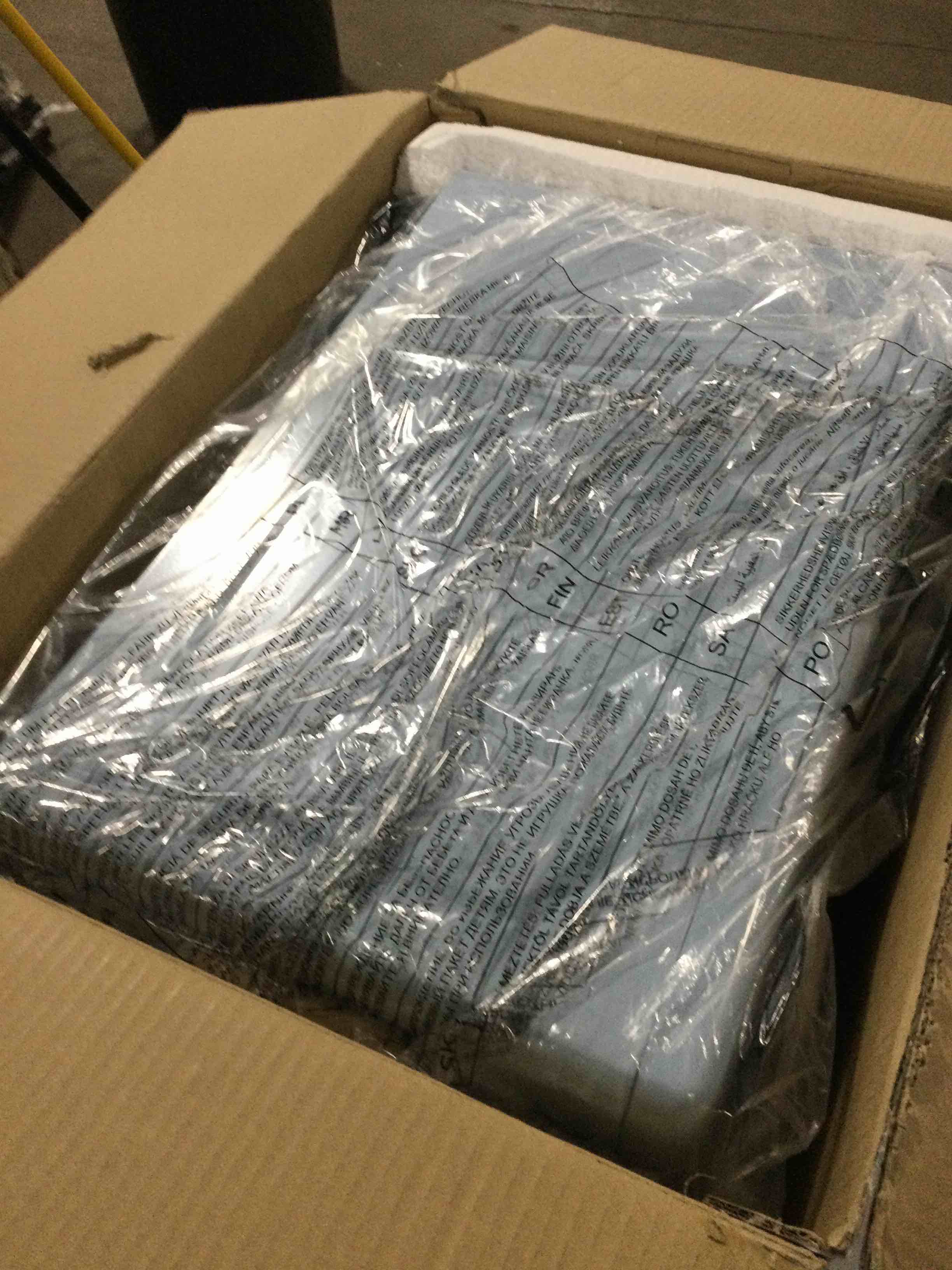 https://s3.amazonaws.com/lotting-images-prod/bidfta/BLU5386566_1694186235219.jpeg