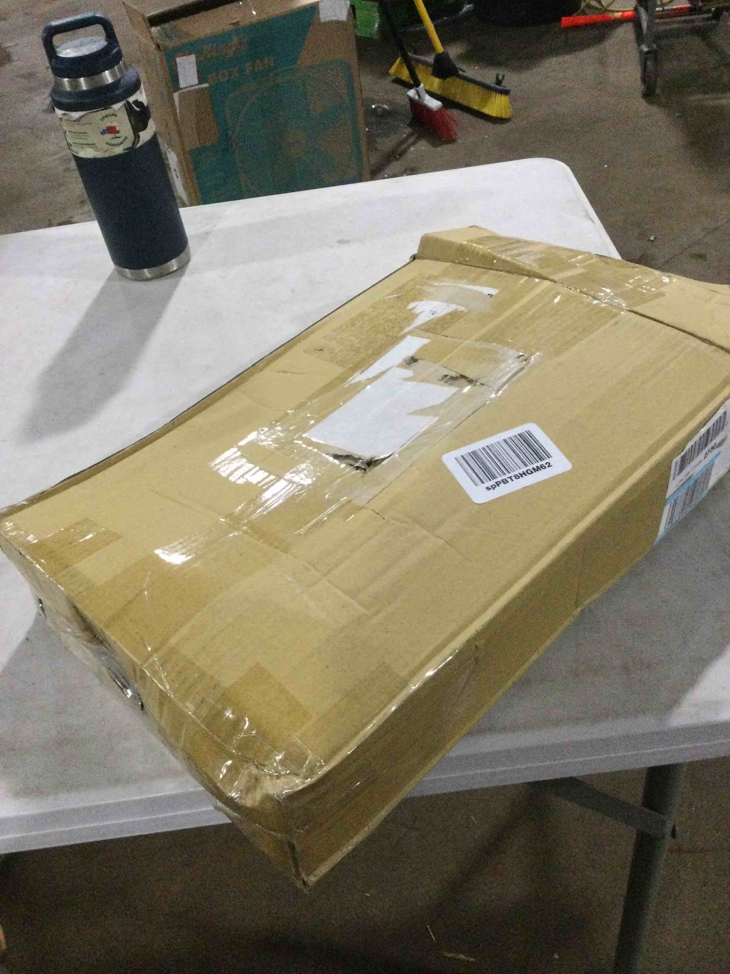 https://s3.amazonaws.com/lotting-images-prod/bidfta/BLU5386585_1694192490058.jpeg