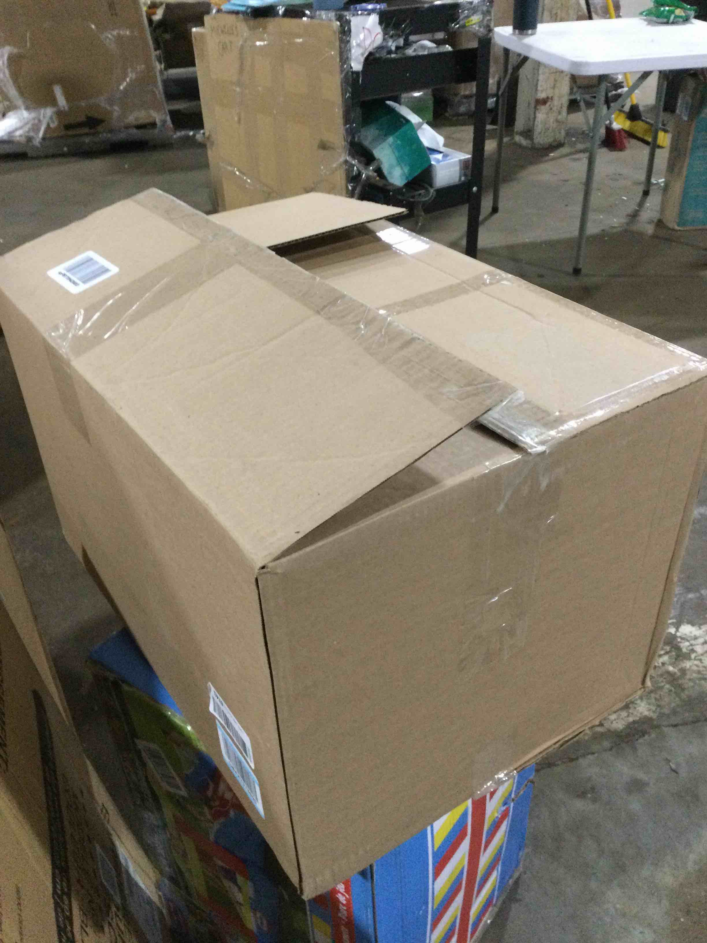 https://s3.amazonaws.com/lotting-images-prod/bidfta/BLU5386593_1694191154097.jpeg
