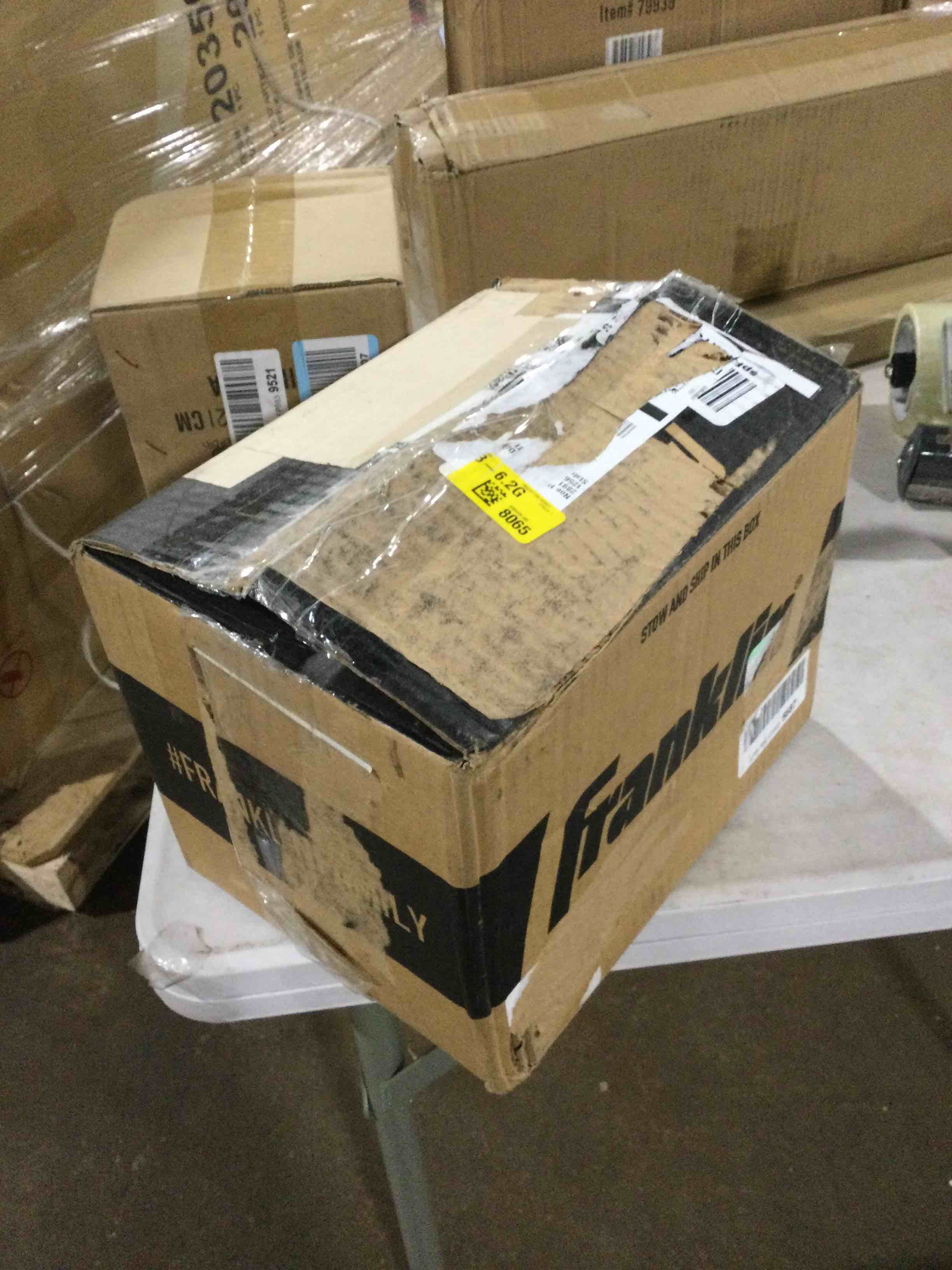 https://s3.amazonaws.com/lotting-images-prod/bidfta/BLU5386599_1694526078396.jpeg