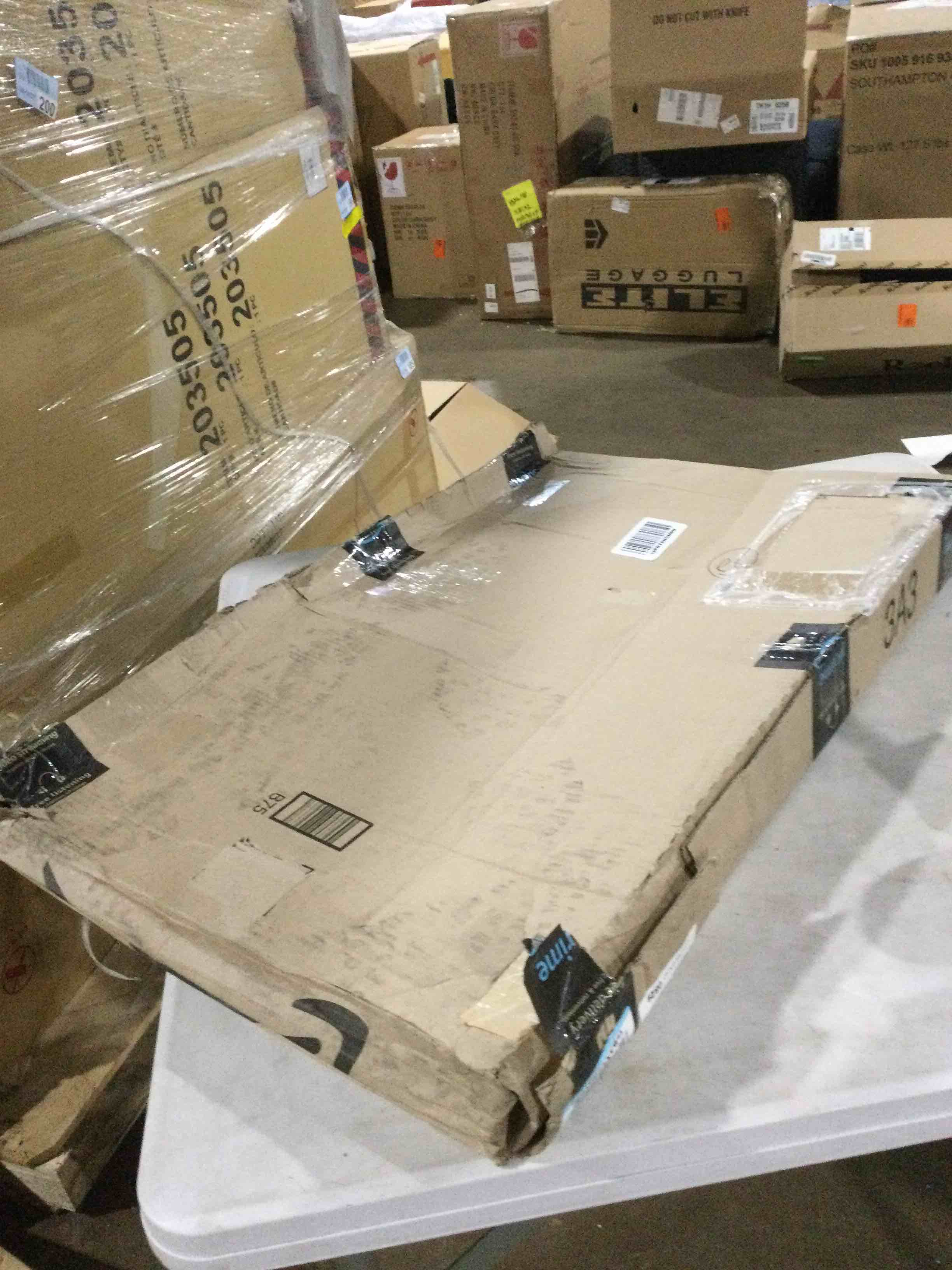 https://s3.amazonaws.com/lotting-images-prod/bidfta/BLU5386623_1694528386269.jpeg