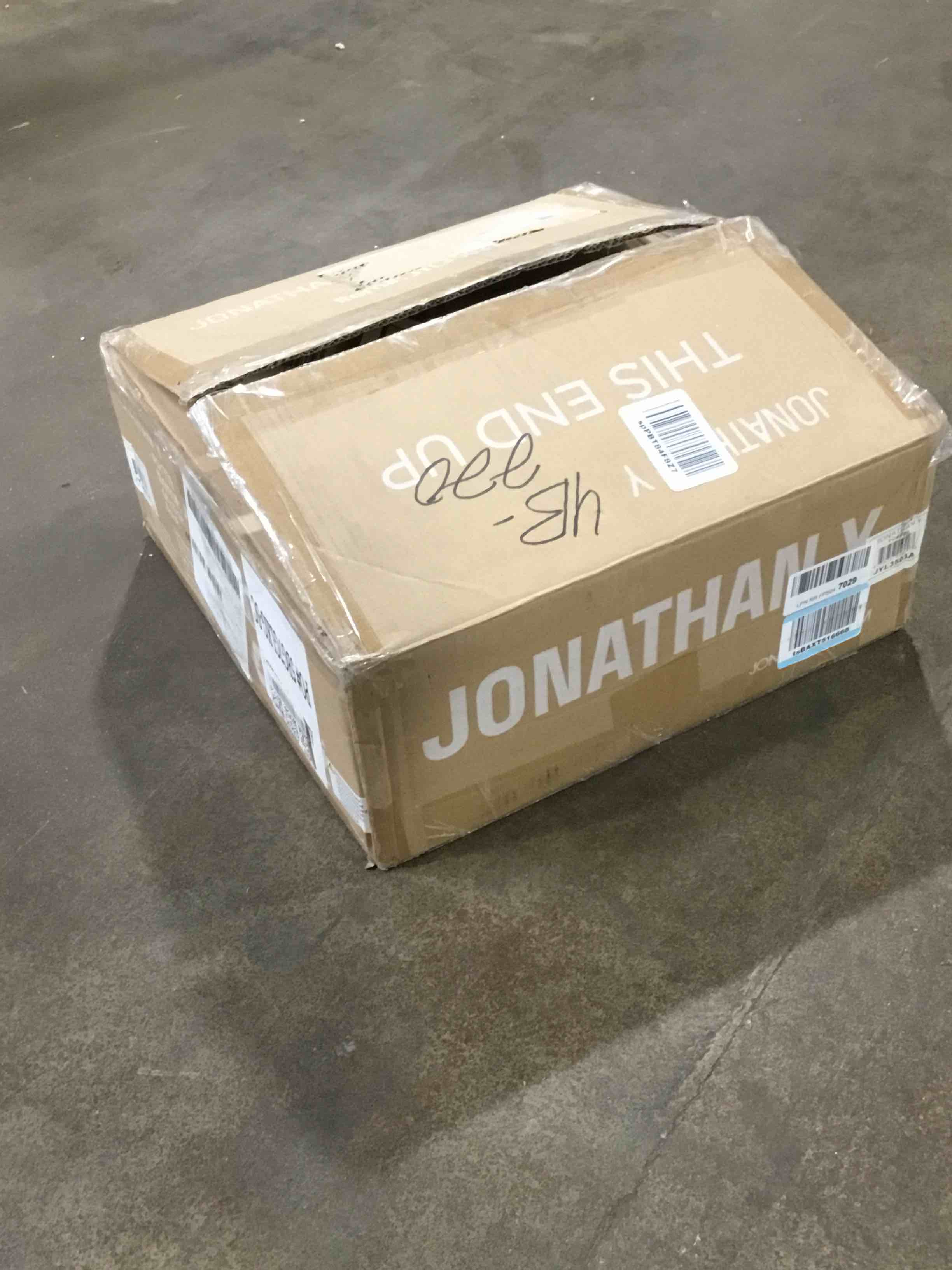 https://s3.amazonaws.com/lotting-images-prod/bidfta/BLU5388342_1694786071770.jpeg
