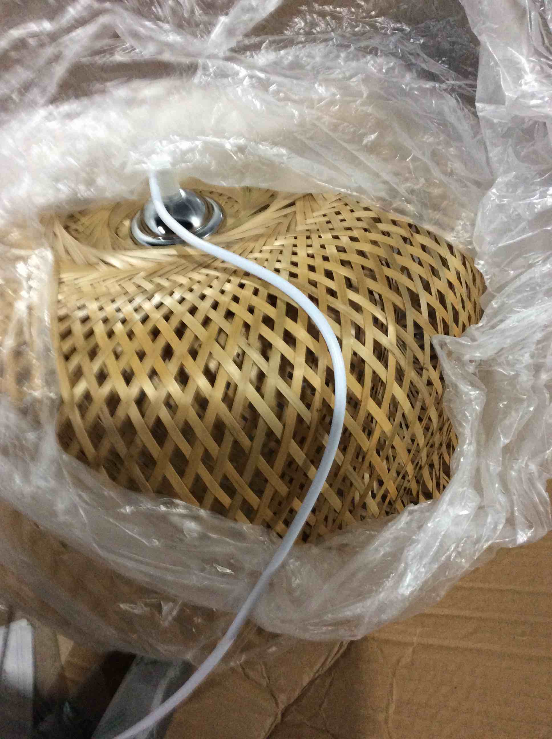 https://s3.amazonaws.com/lotting-images-prod/bidfta/BLU5390501_1695668433710.jpeg