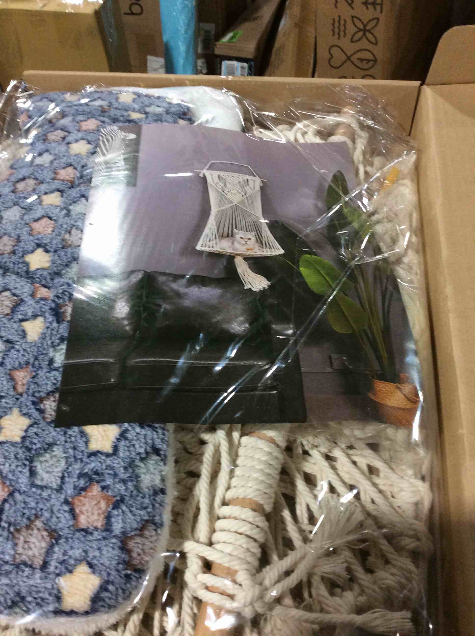 https://s3.amazonaws.com/lotting-images-prod/bidfta/BLU5390613_1695755135365.jpeg