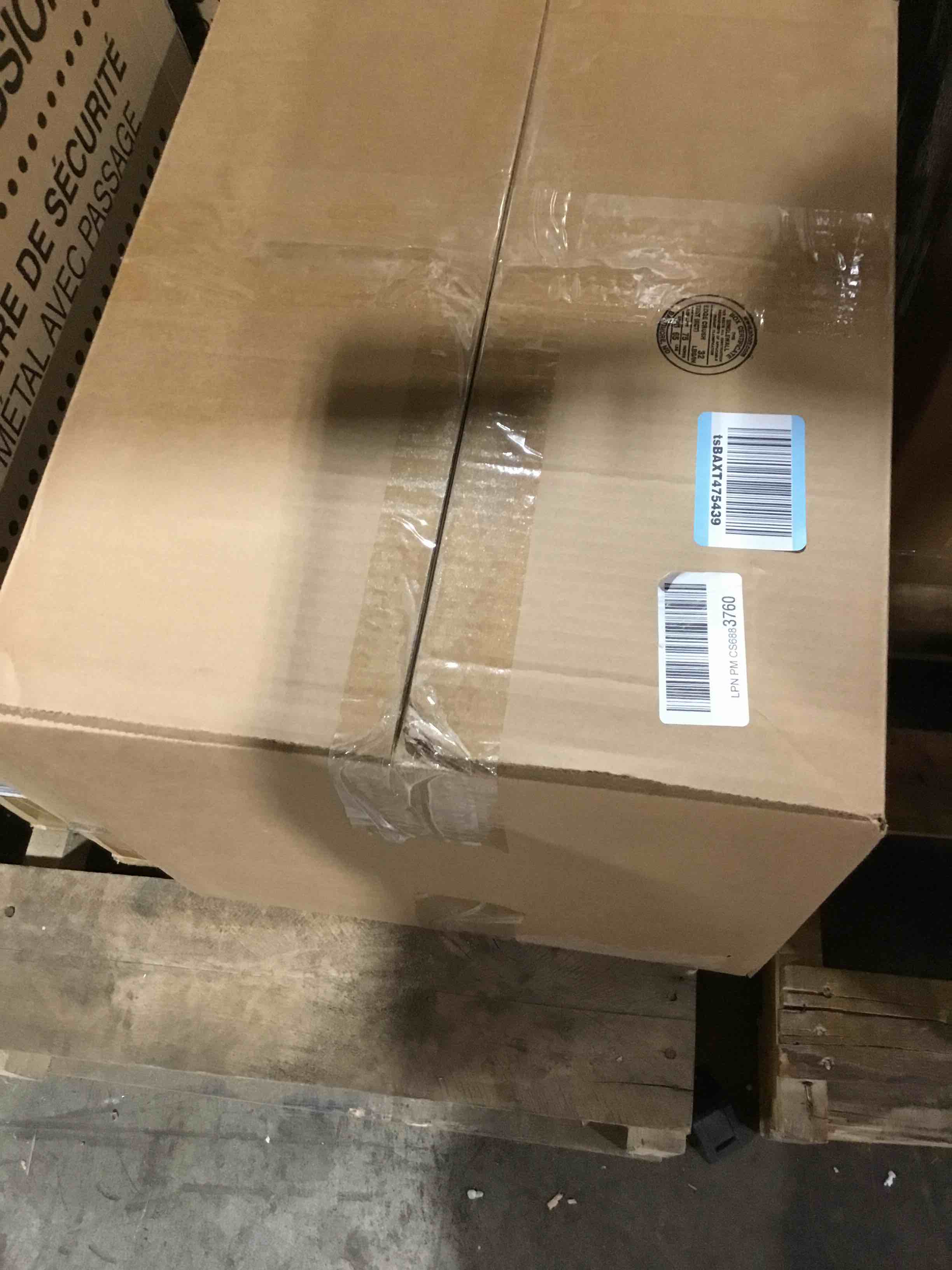 https://s3.amazonaws.com/lotting-images-prod/bidfta/BLU5394714_1695298222567.jpeg