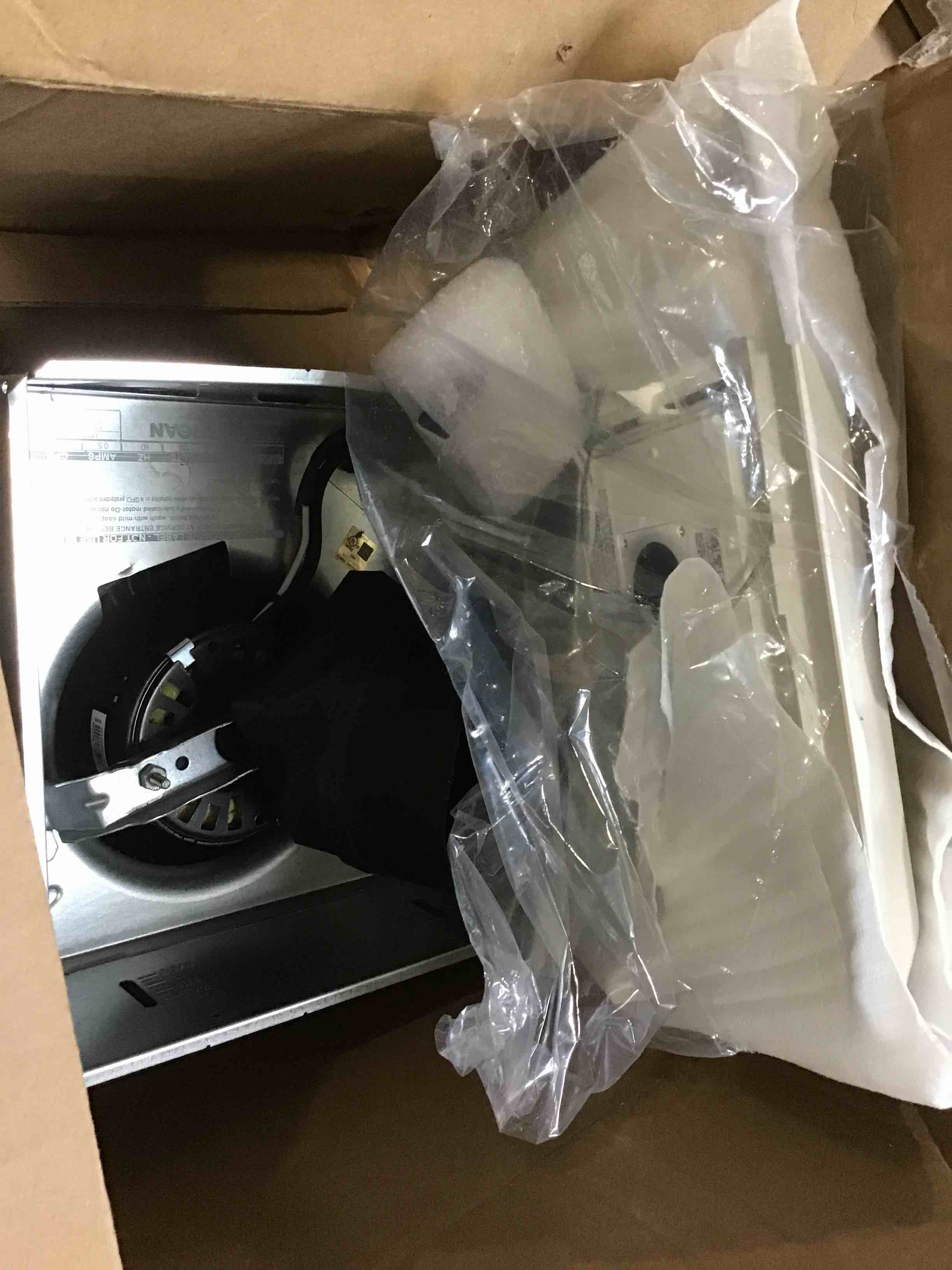 https://s3.amazonaws.com/lotting-images-prod/bidfta/BLU5395246_1695401740309.jpeg