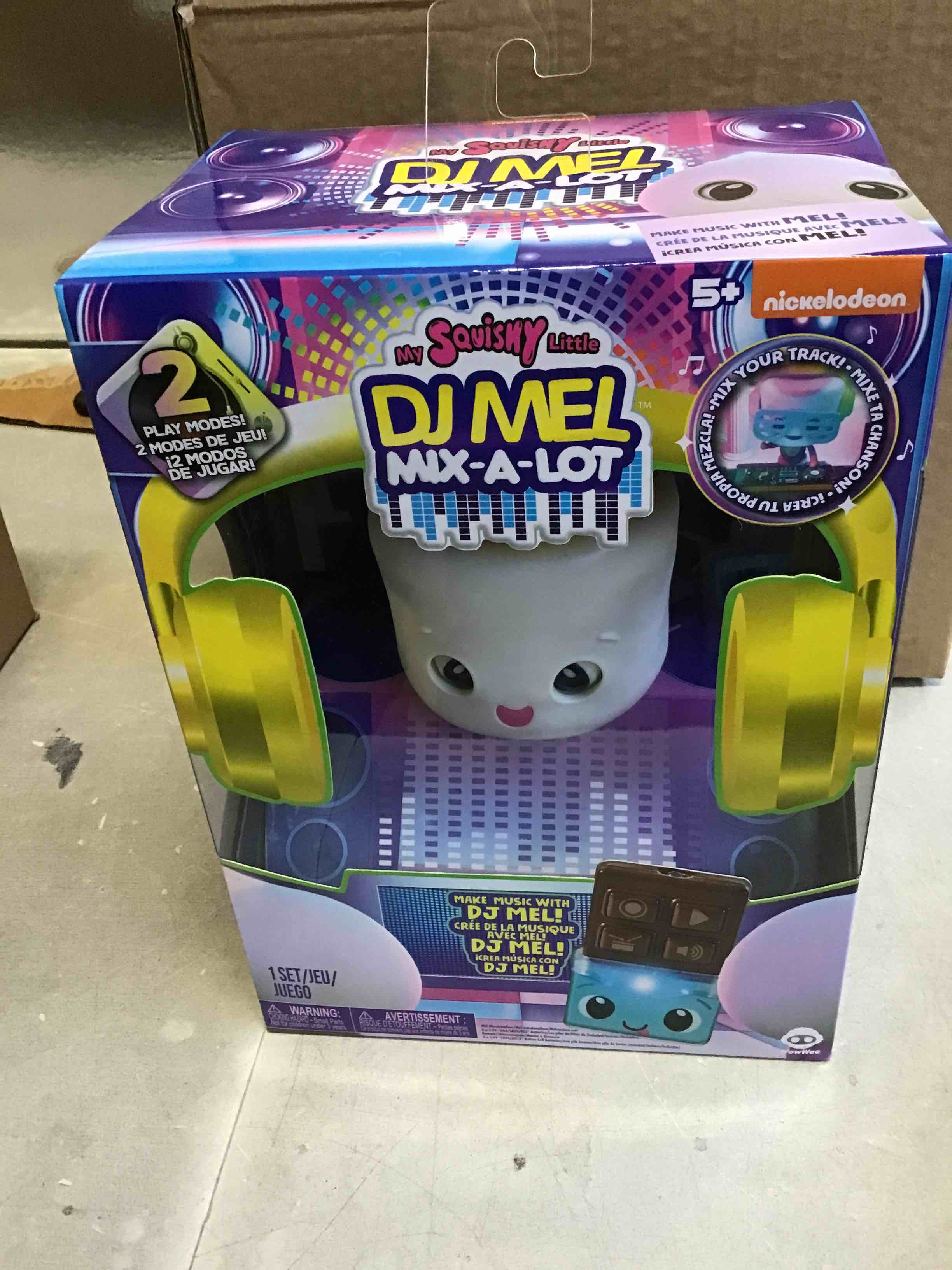 https://s3.amazonaws.com/lotting-images-prod/bidfta/BLU5396851_1695737724089.jpeg