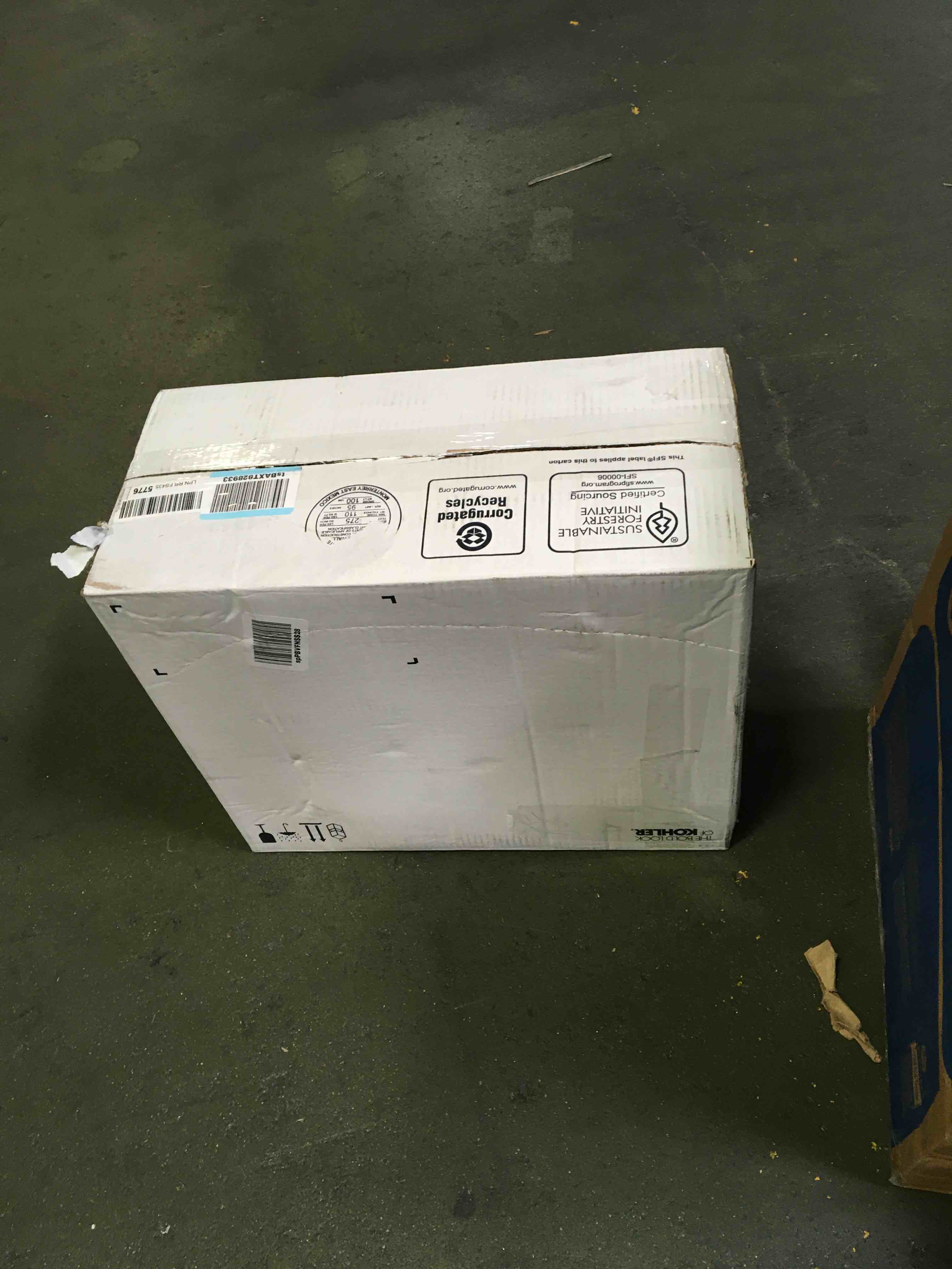 https://s3.amazonaws.com/lotting-images-prod/bidfta/BLU5399251_1694202490598.jpeg