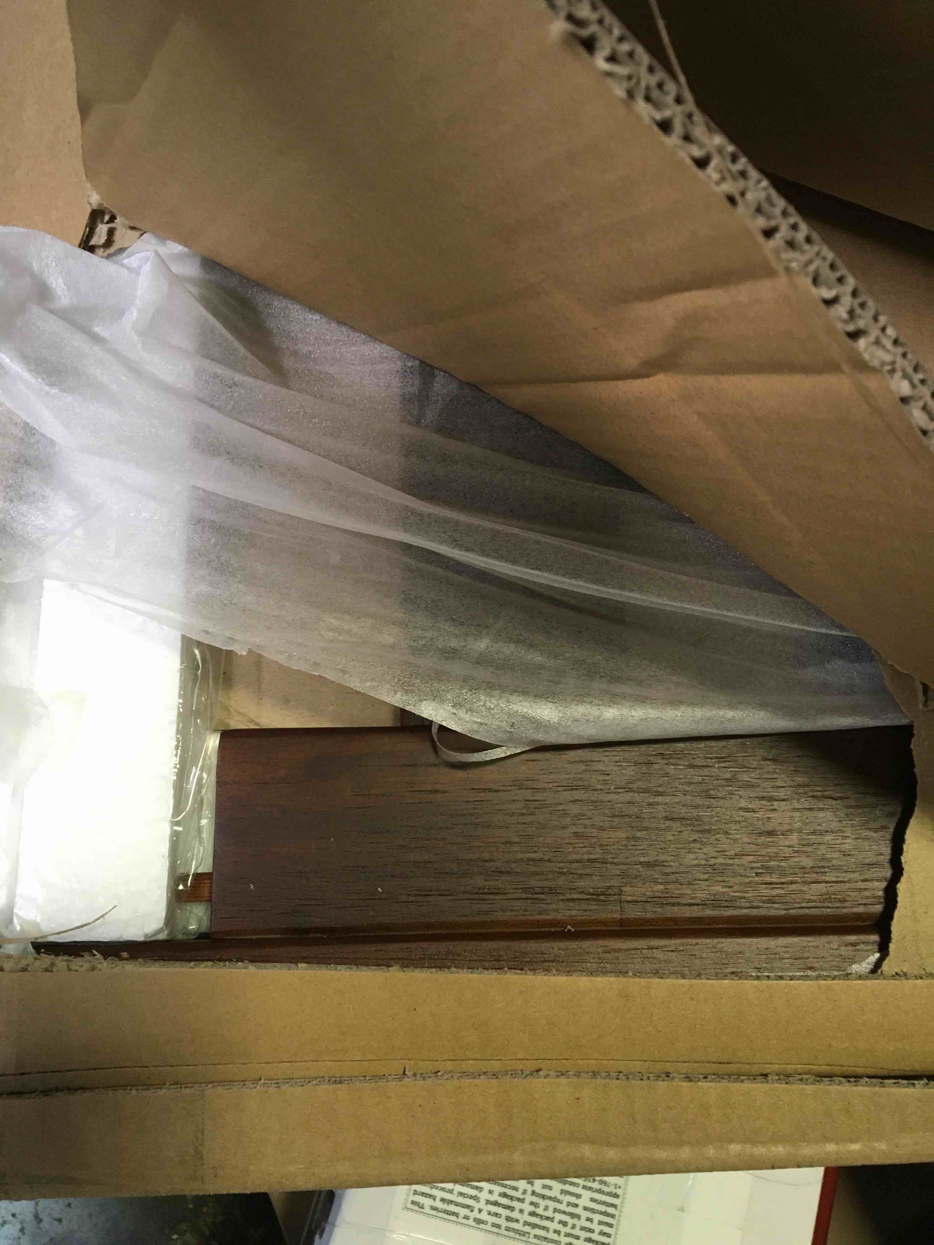 https://s3.amazonaws.com/lotting-images-prod/bidfta/BLU5399353_1694449796438.jpeg
