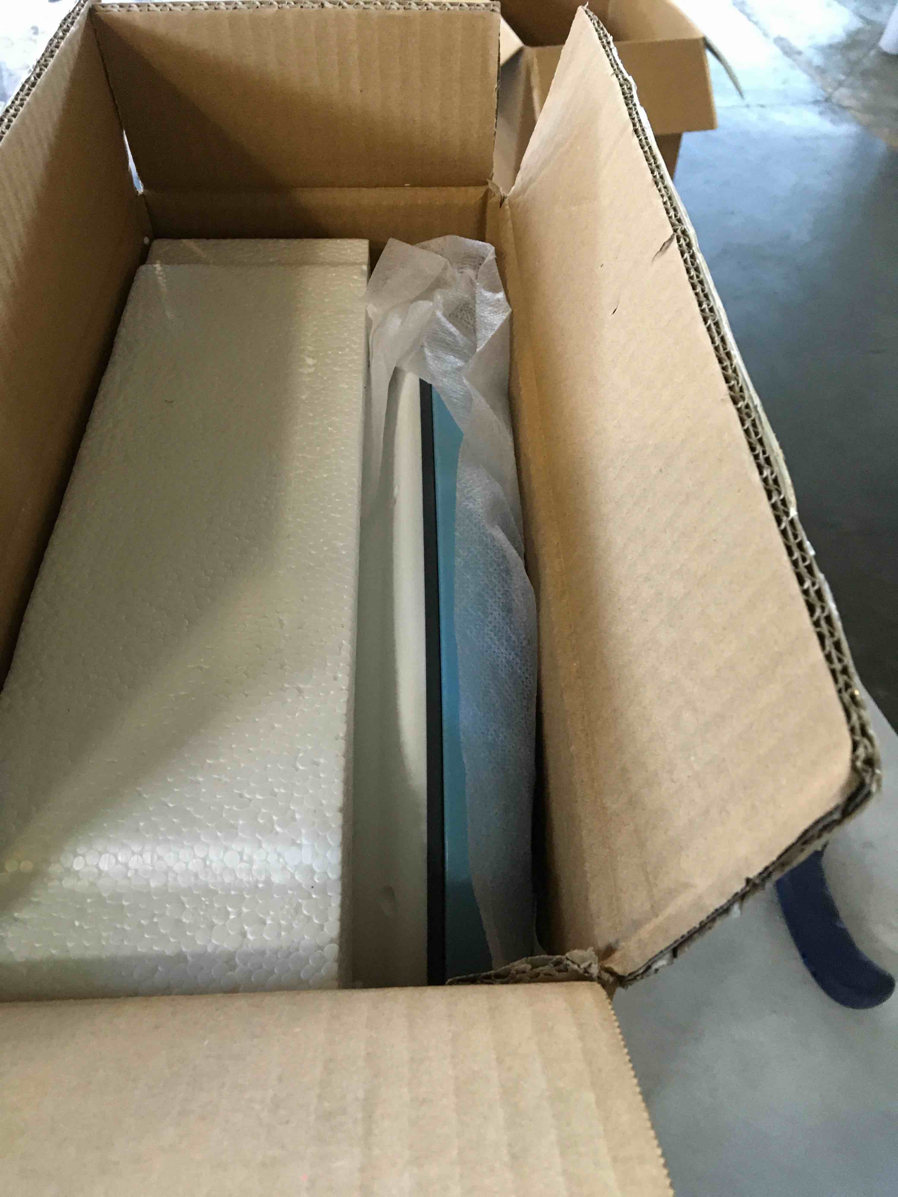 https://s3.amazonaws.com/lotting-images-prod/bidfta/BLU5399687_1694624338527.jpeg