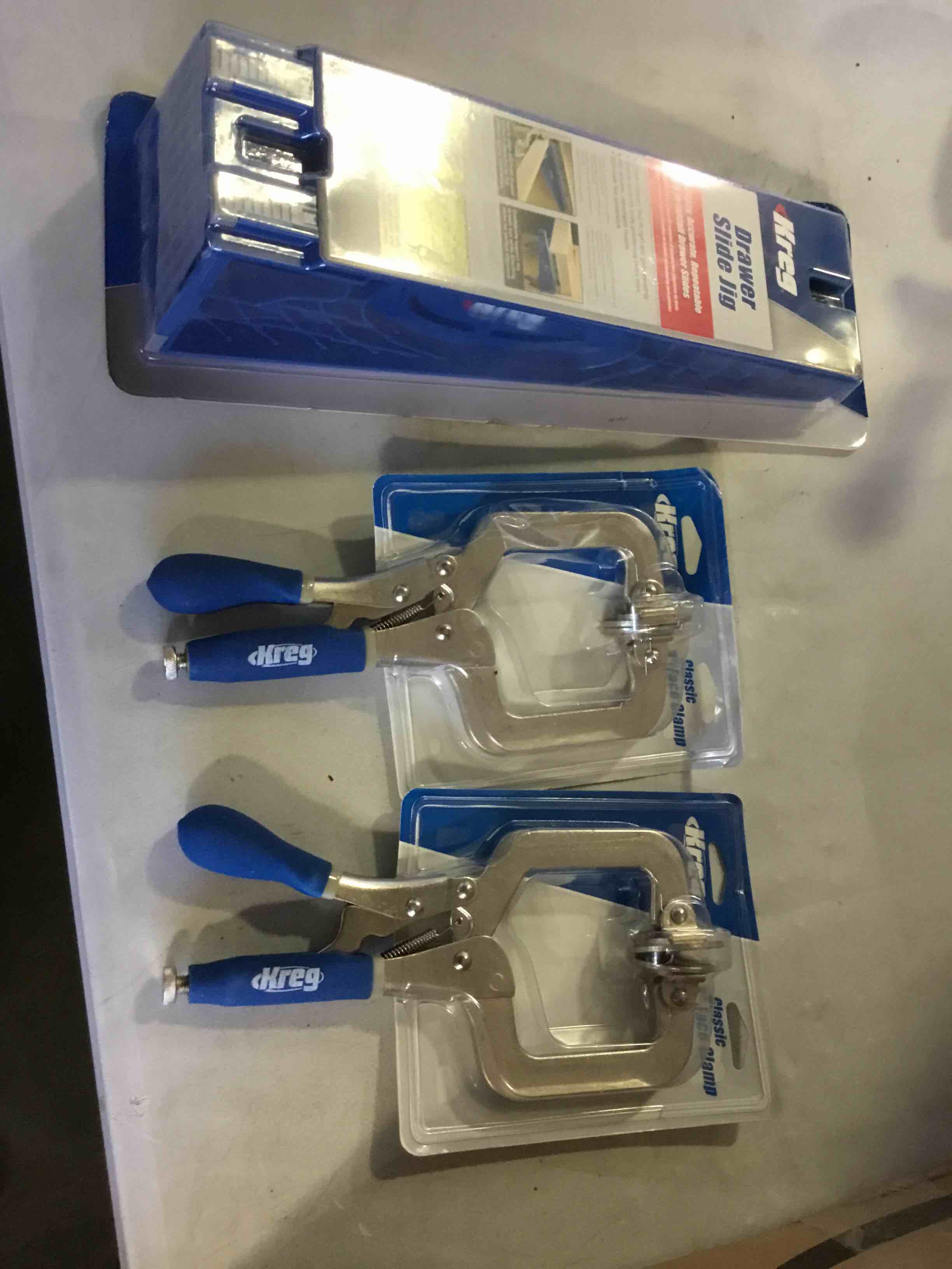 https://s3.amazonaws.com/lotting-images-prod/bidfta/BLU5399734_1694803704143.jpeg