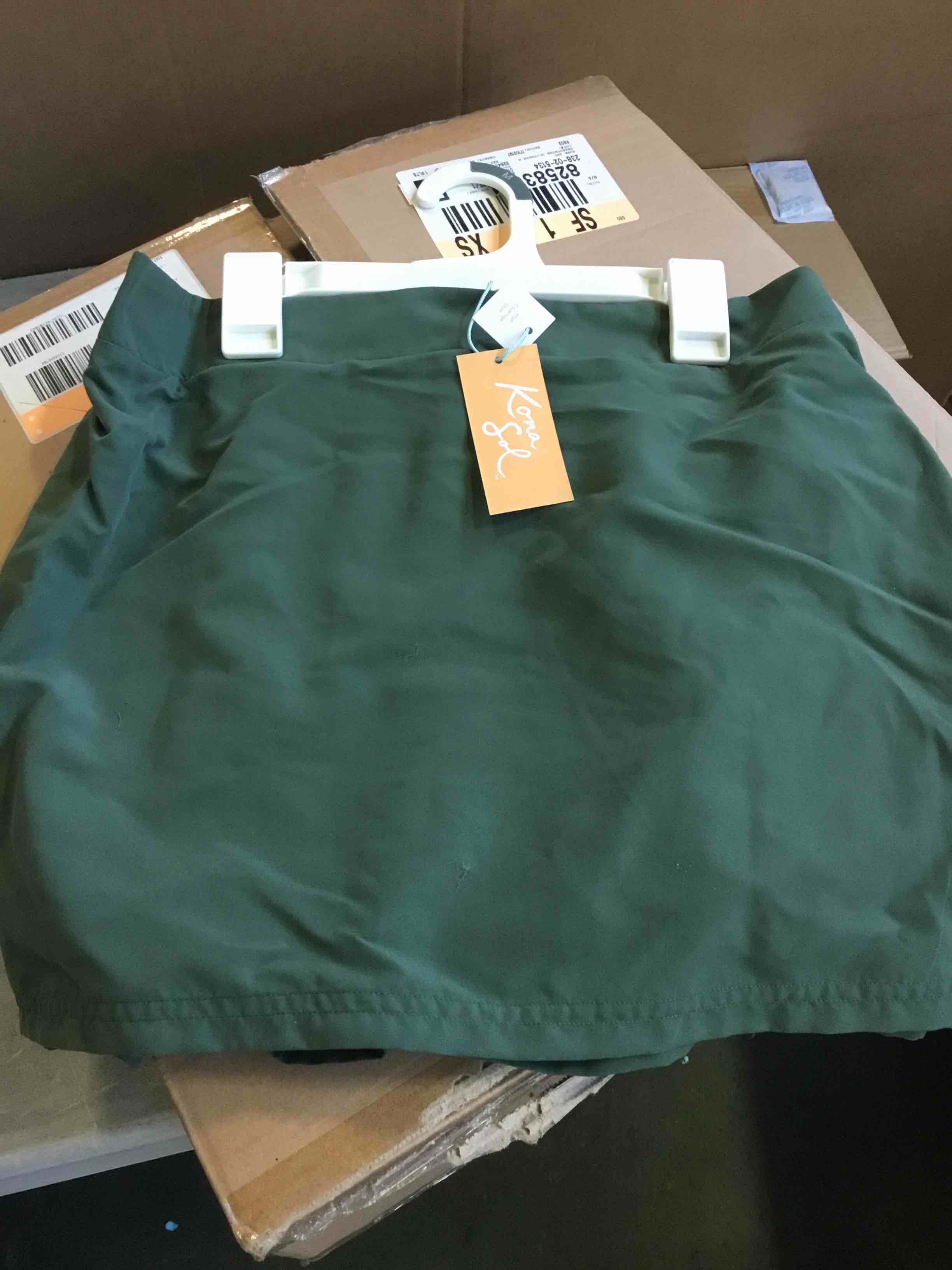 https://s3.amazonaws.com/lotting-images-prod/bidfta/BLU5400416_1695732892411.jpeg