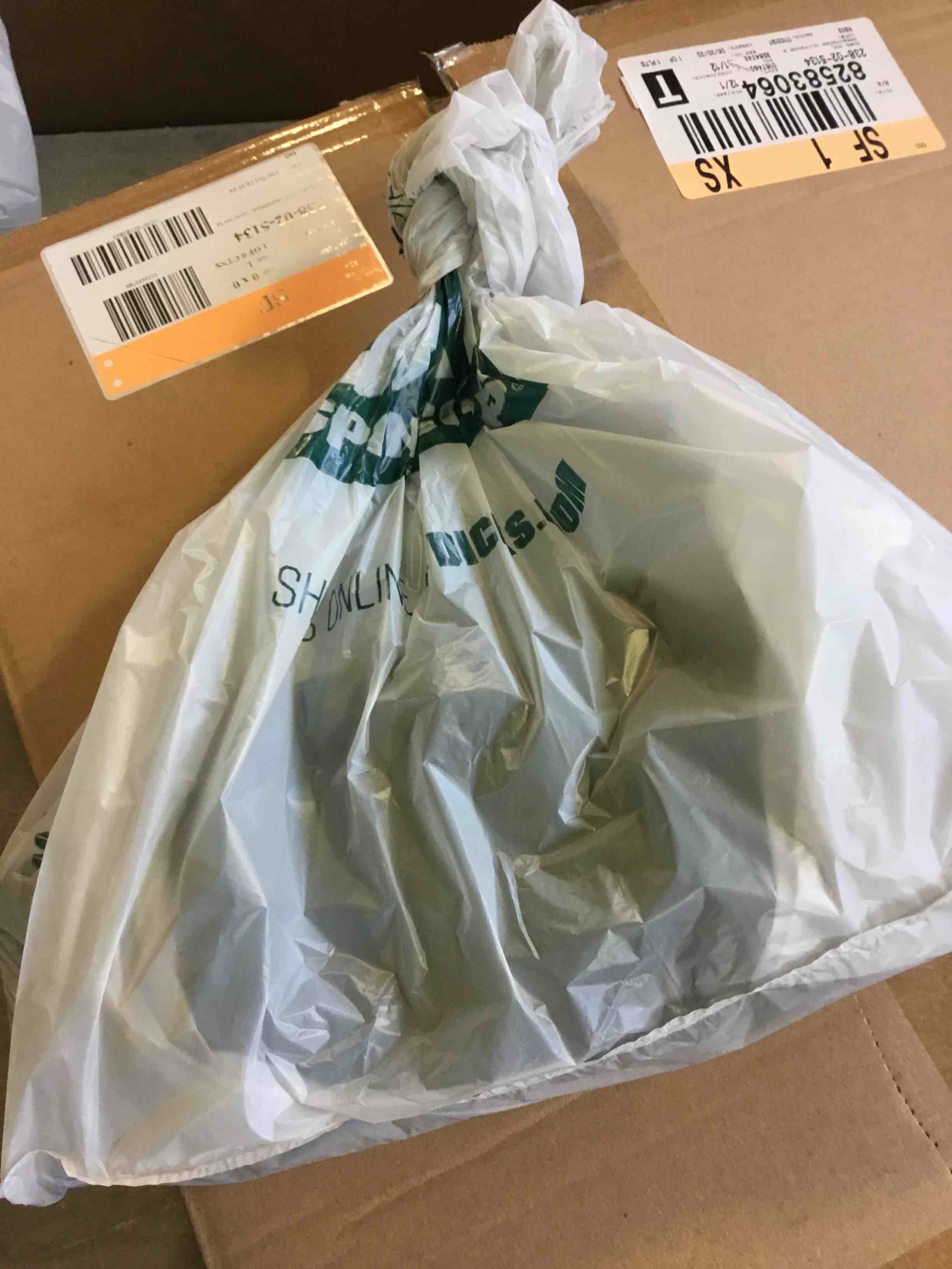 https://s3.amazonaws.com/lotting-images-prod/bidfta/BLU5400416_1695732958761.jpeg