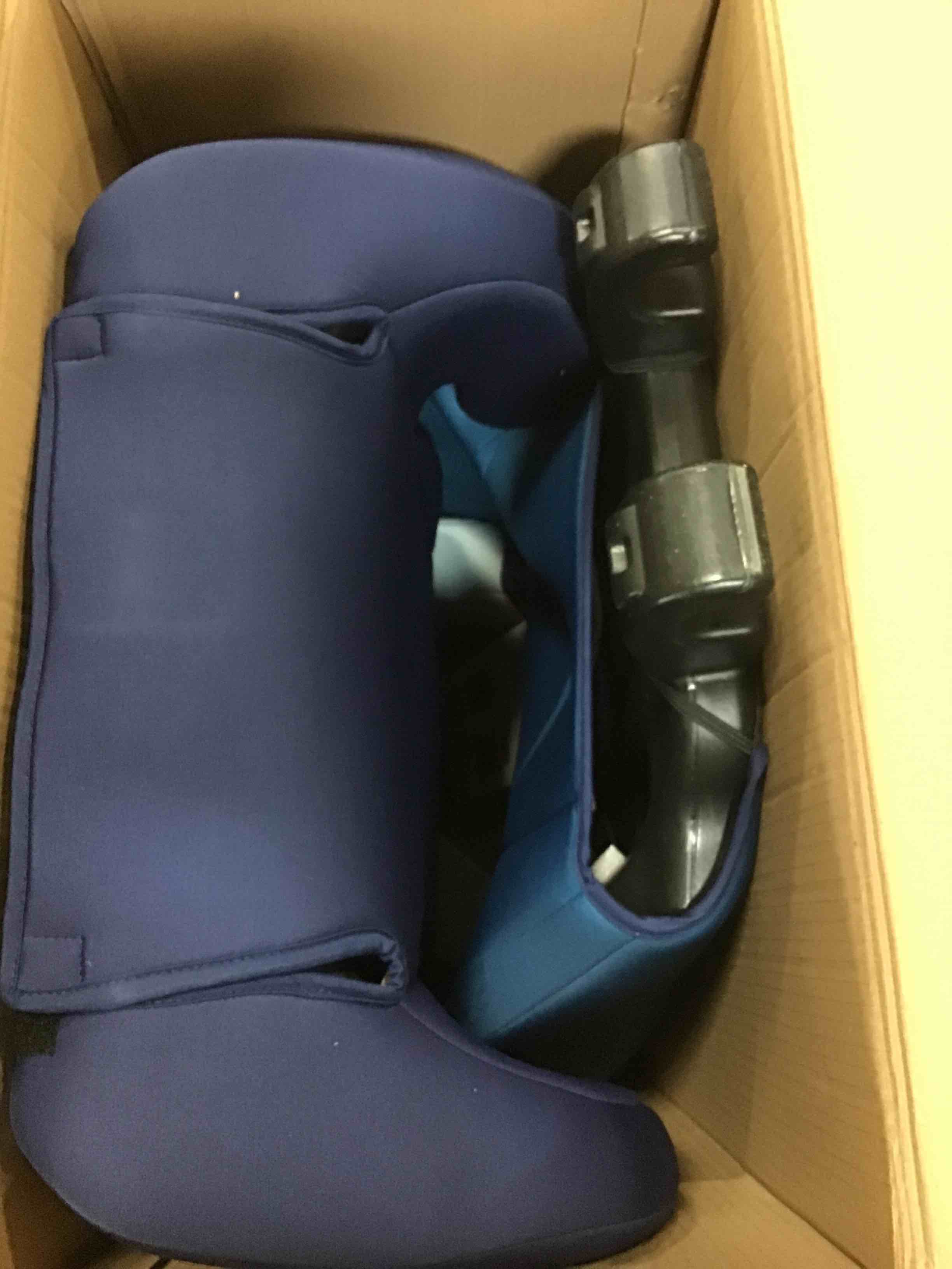 https://s3.amazonaws.com/lotting-images-prod/bidfta/BLU5400566_1694030990908.jpeg