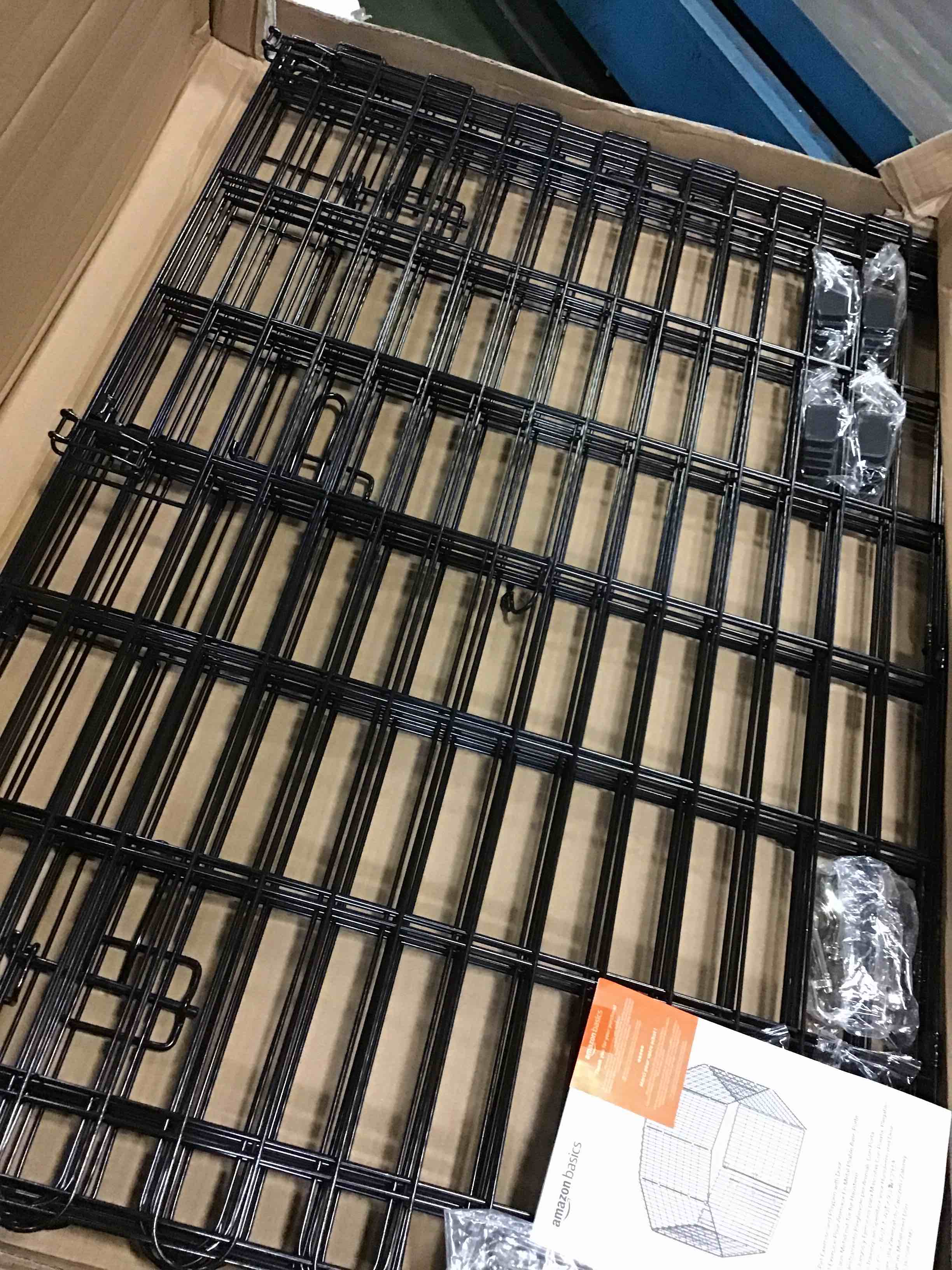 https://s3.amazonaws.com/lotting-images-prod/bidfta/BLU5400627_1694098434728.jpeg