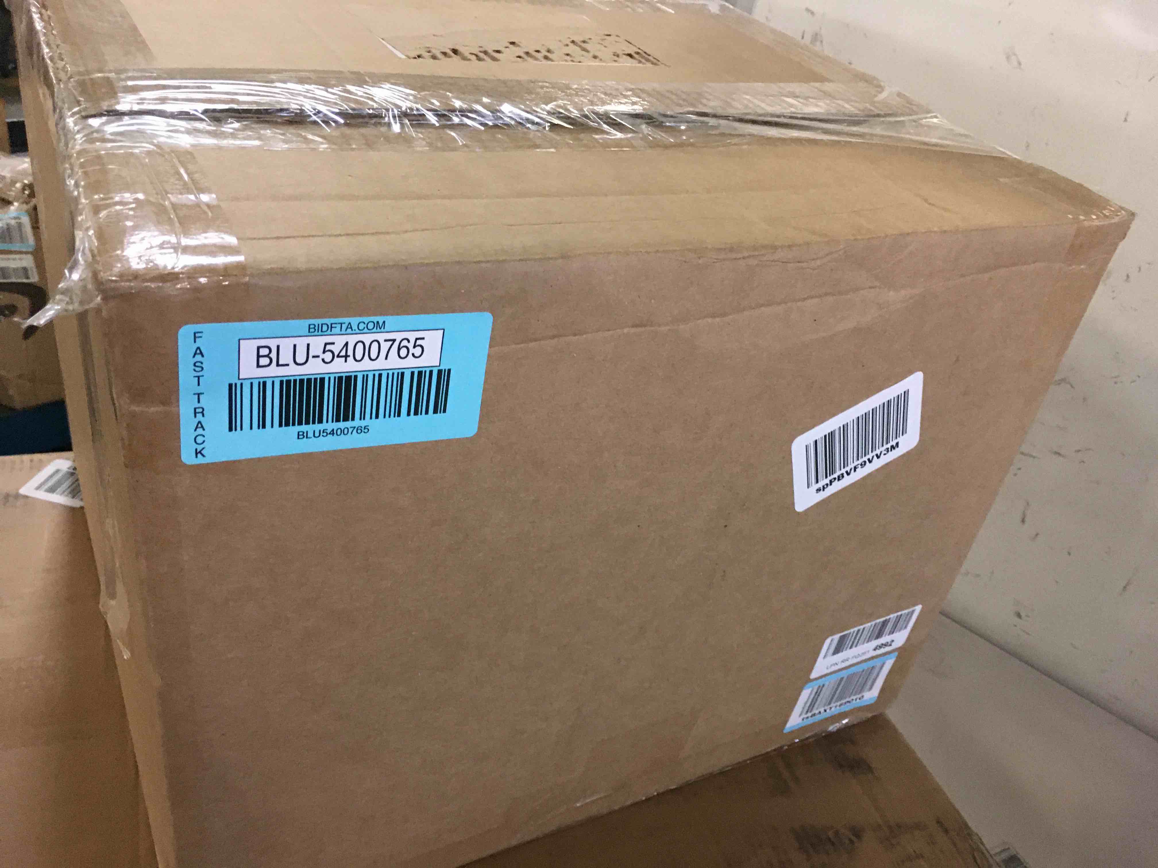 https://s3.amazonaws.com/lotting-images-prod/bidfta/BLU5400765_1694449162420.jpeg