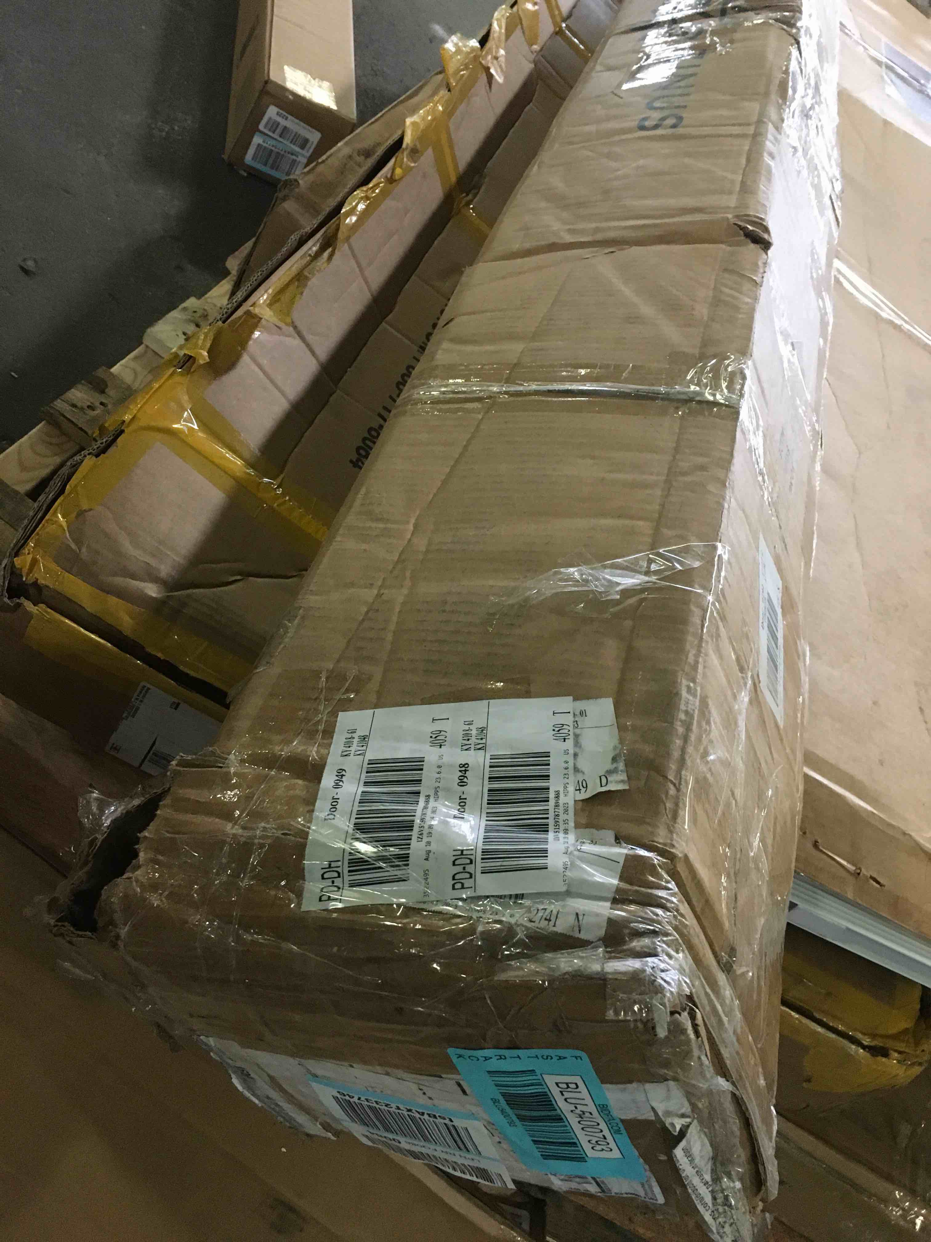 https://s3.amazonaws.com/lotting-images-prod/bidfta/BLU5400793_1694456328182.jpeg