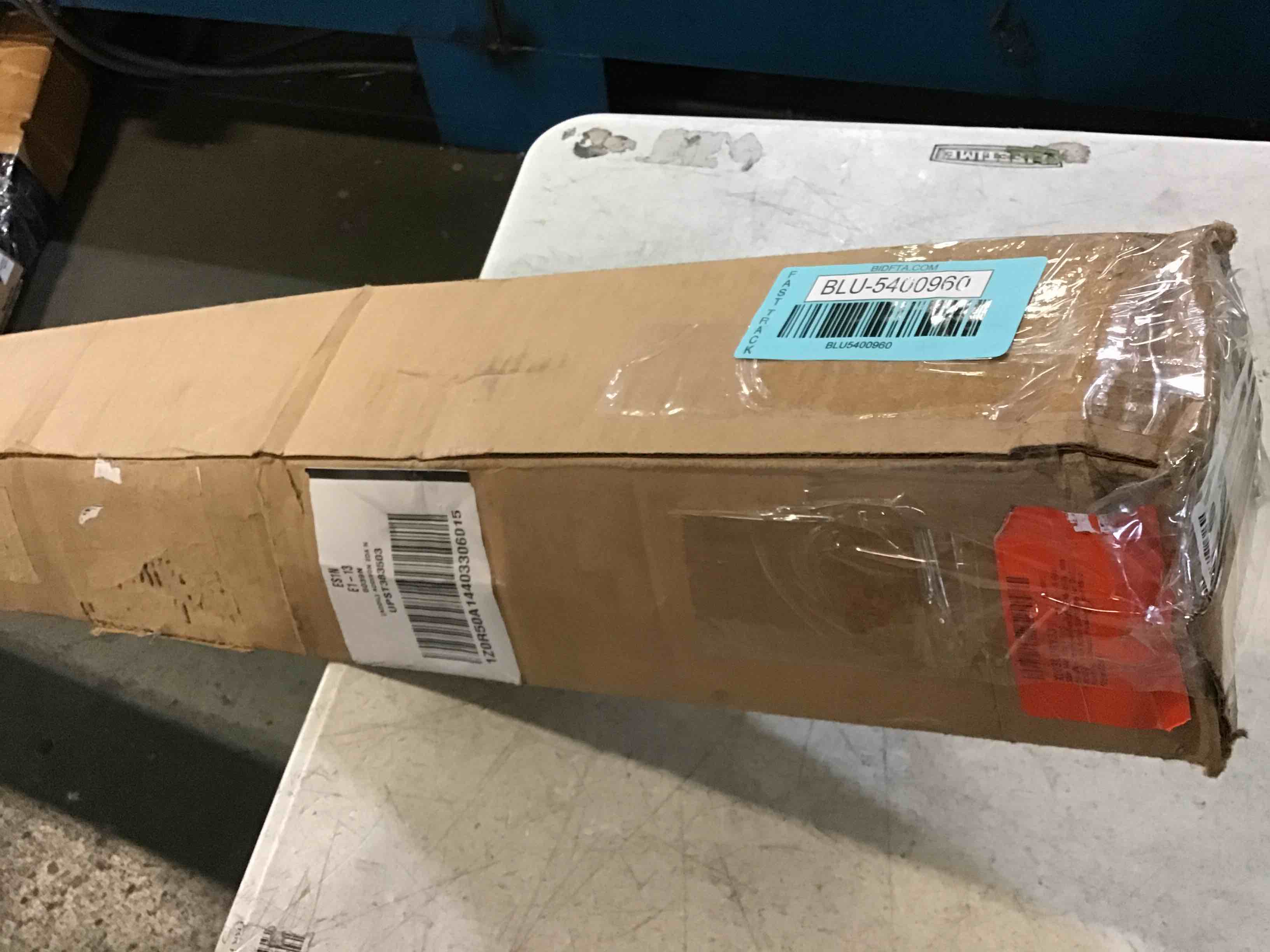 https://s3.amazonaws.com/lotting-images-prod/bidfta/BLU5400960_1694608009435.jpeg