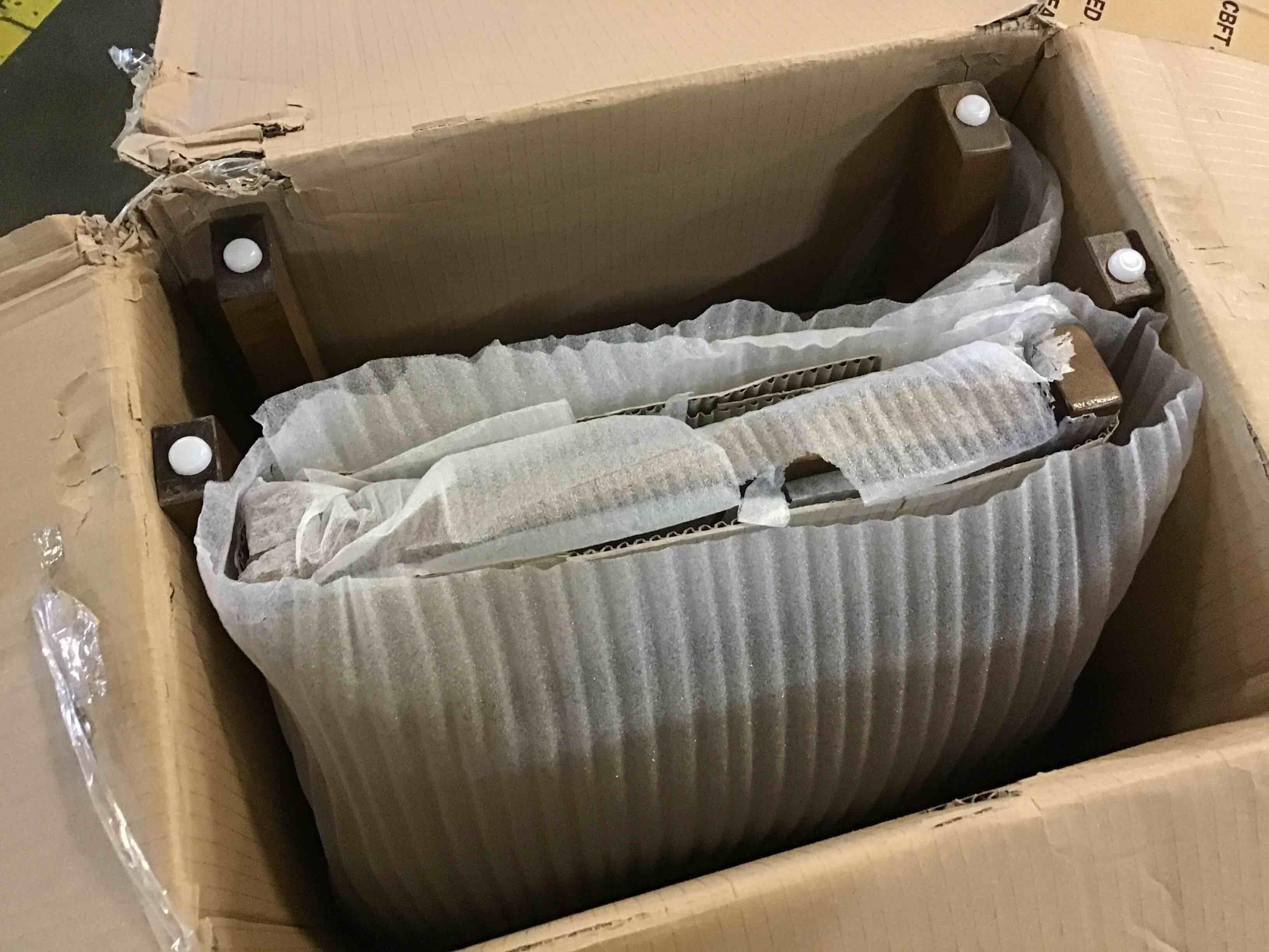 https://s3.amazonaws.com/lotting-images-prod/bidfta/BLU5400968_1694609389560.jpeg