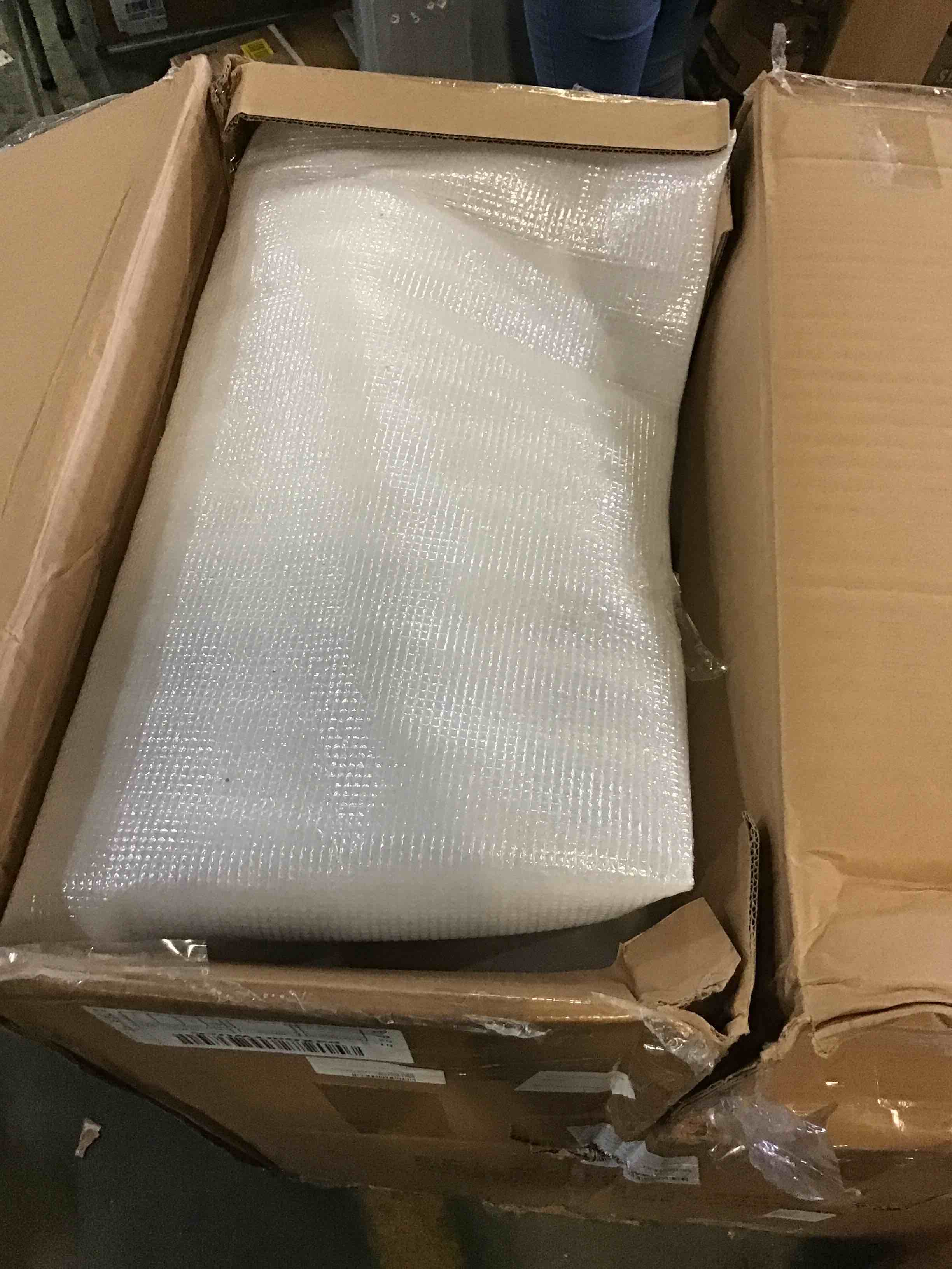 https://s3.amazonaws.com/lotting-images-prod/bidfta/BLU5401193_1694798546479.jpeg