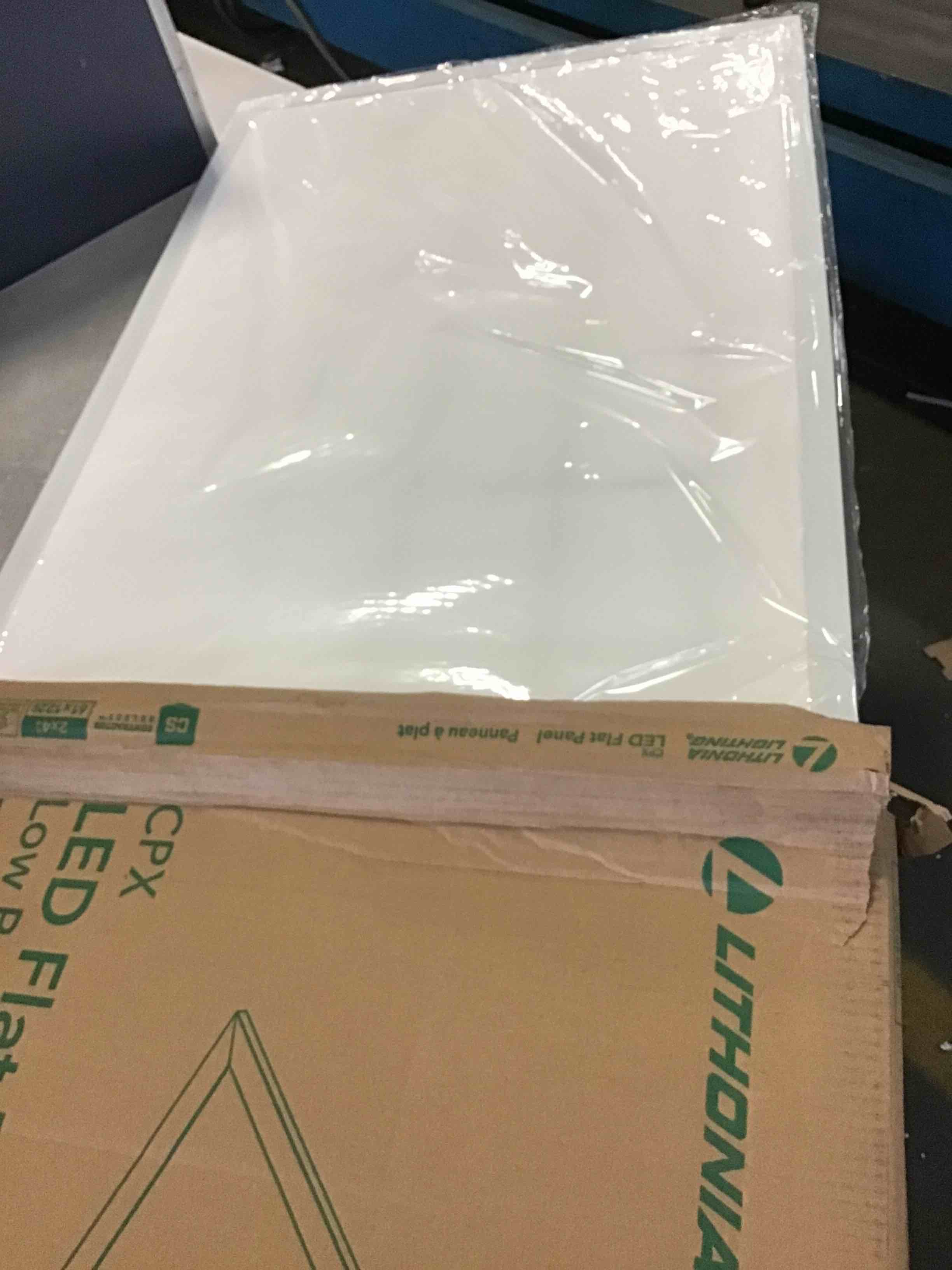 https://s3.amazonaws.com/lotting-images-prod/bidfta/BLU5401295_1694881974836.jpeg