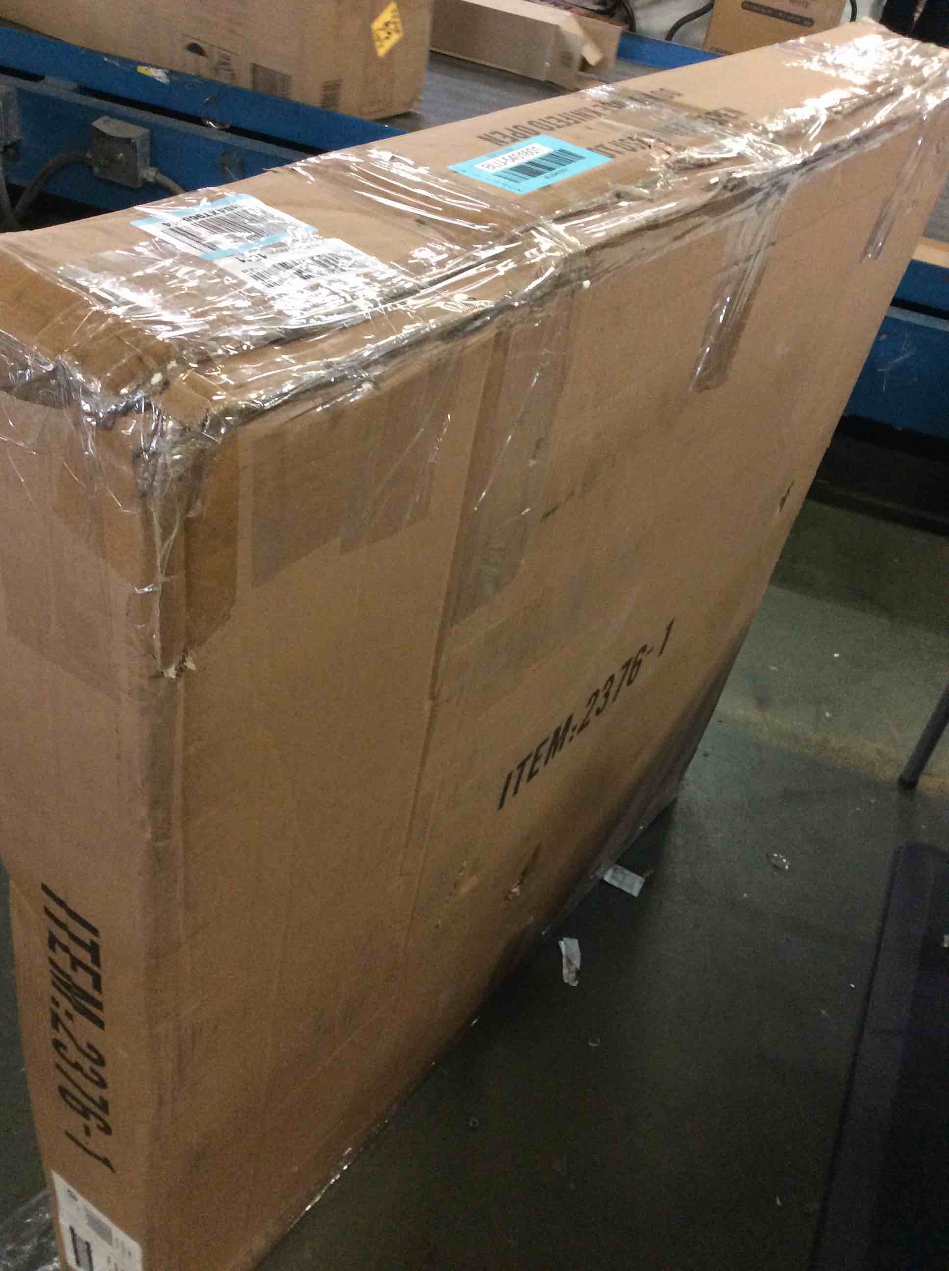 https://s3.amazonaws.com/lotting-images-prod/bidfta/BLU5401601_1695386757185.jpeg