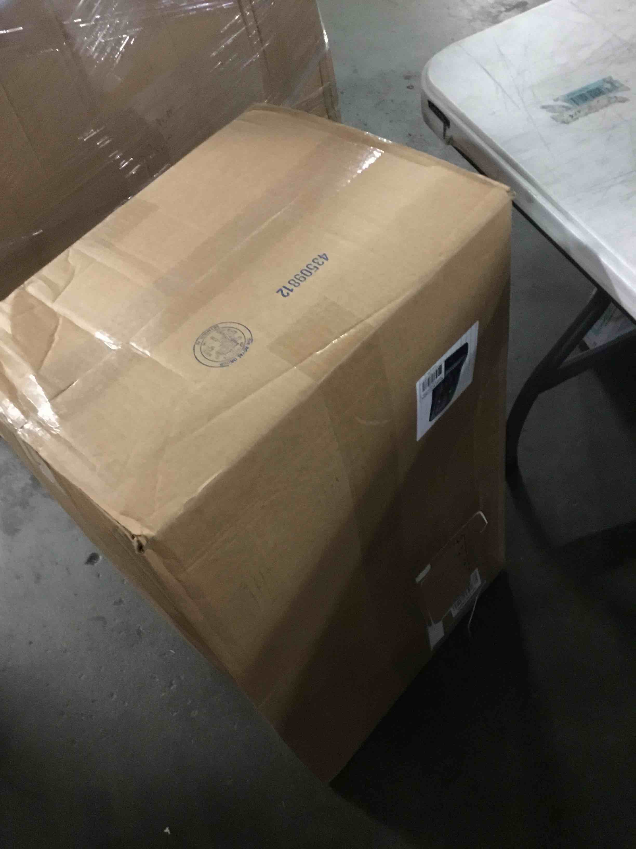 https://s3.amazonaws.com/lotting-images-prod/bidfta/BLU5401814_1695817135534.jpeg