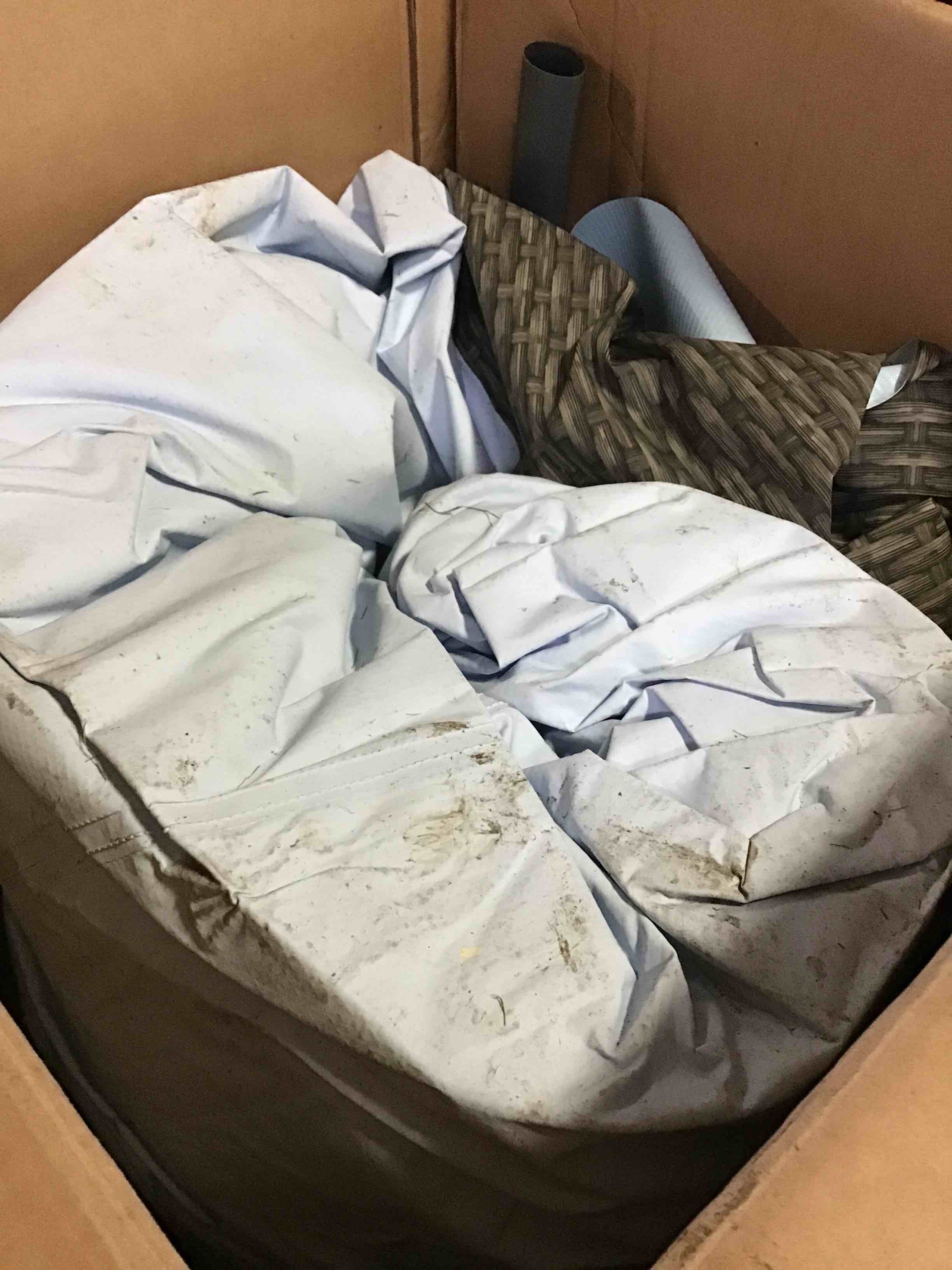 https://s3.amazonaws.com/lotting-images-prod/bidfta/BLU5402465_1694439869427.jpeg