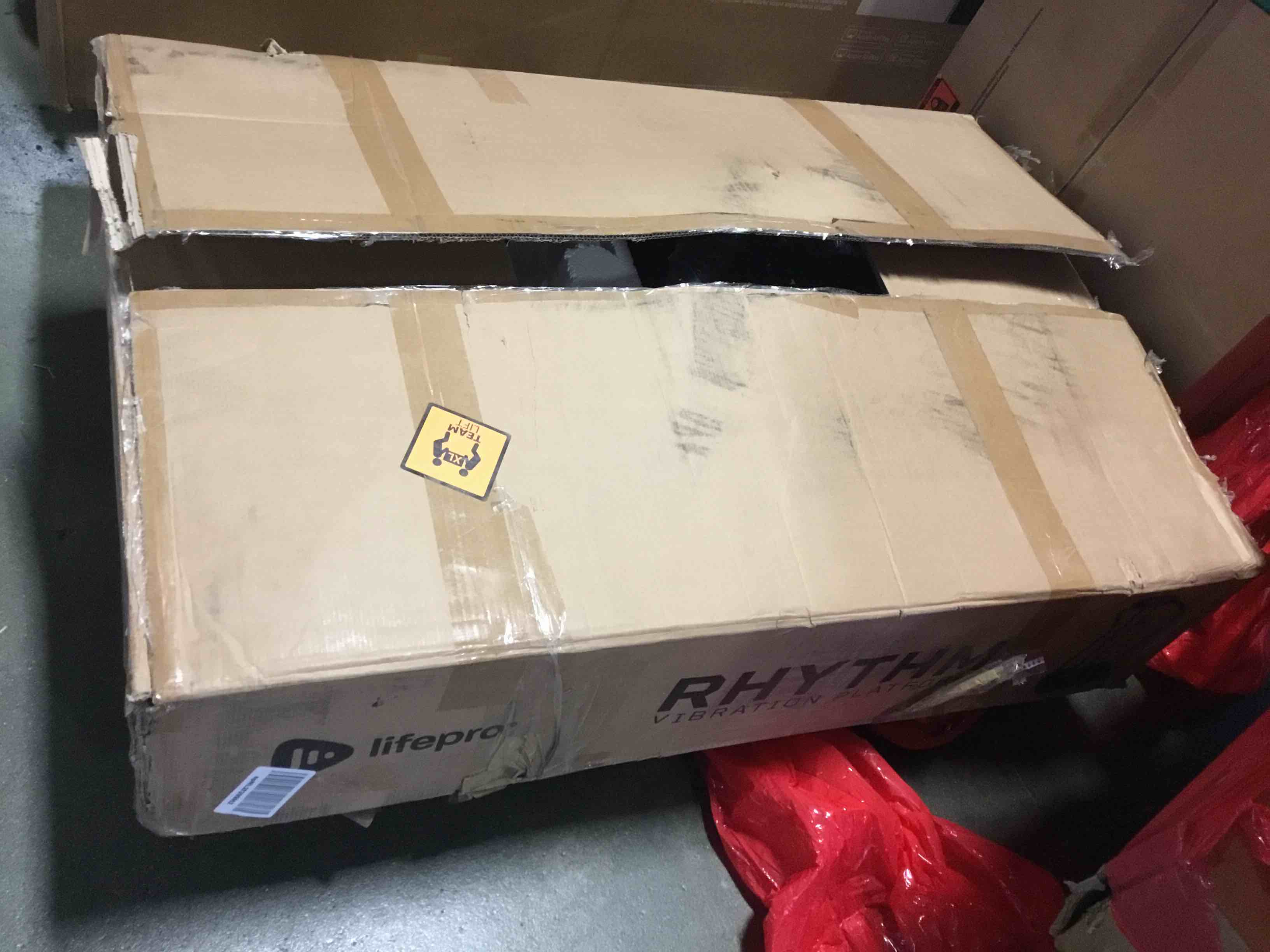 https://s3.amazonaws.com/lotting-images-prod/bidfta/BLU5403792_1694182861889.jpeg