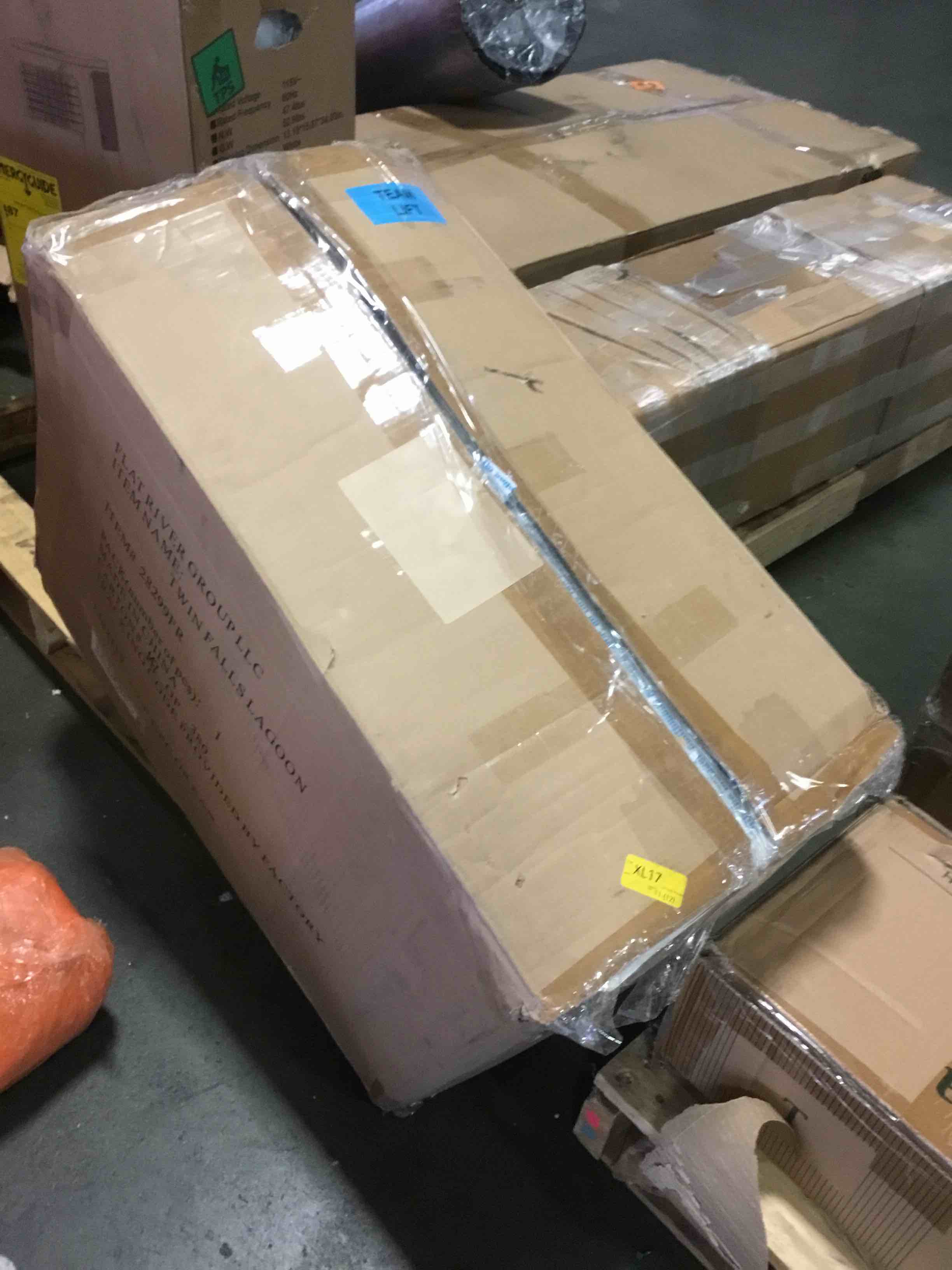 https://s3.amazonaws.com/lotting-images-prod/bidfta/BLU5403796_1694184440974.jpeg