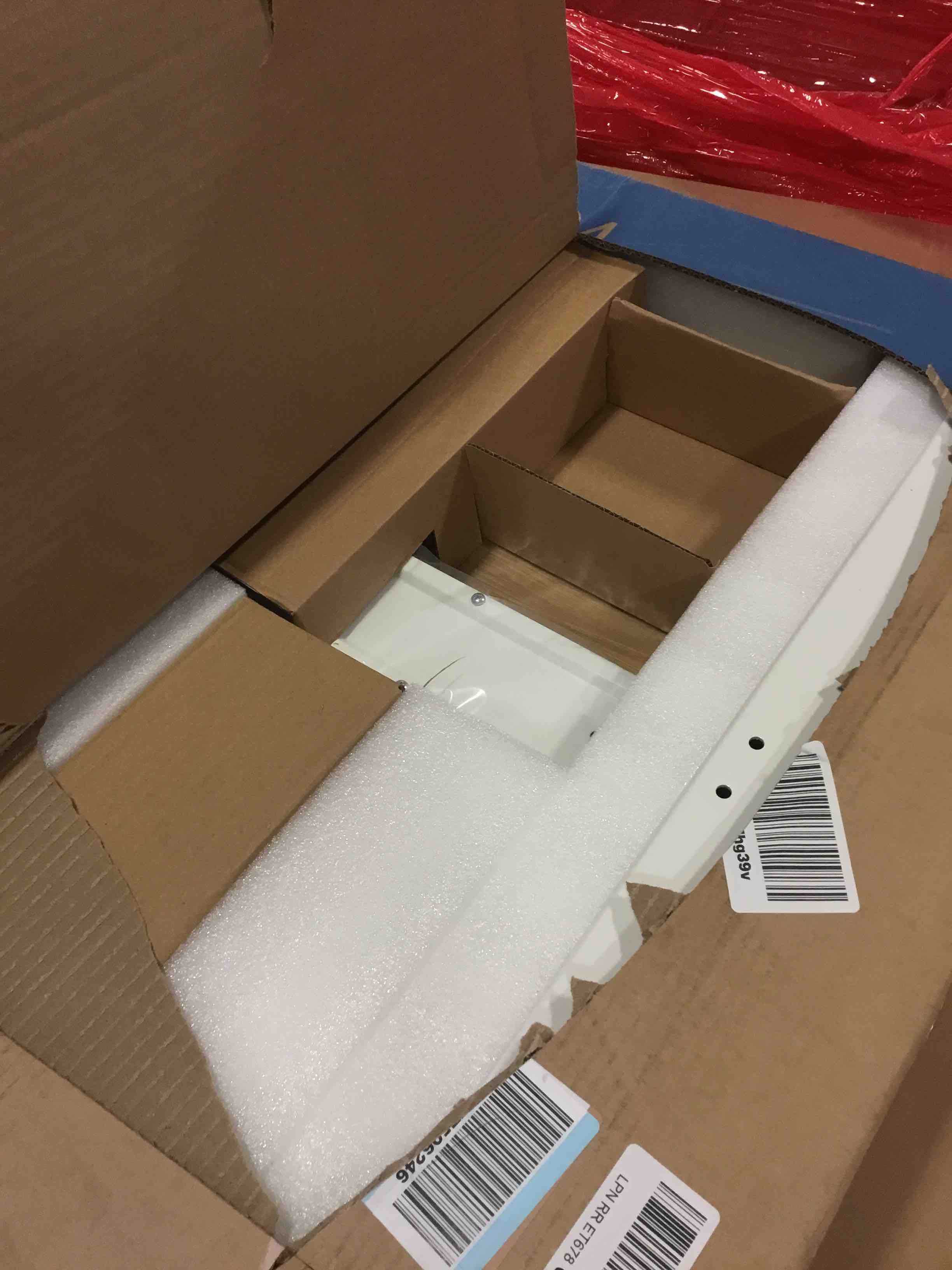 https://s3.amazonaws.com/lotting-images-prod/bidfta/BLU5403833_1694194663096.jpeg