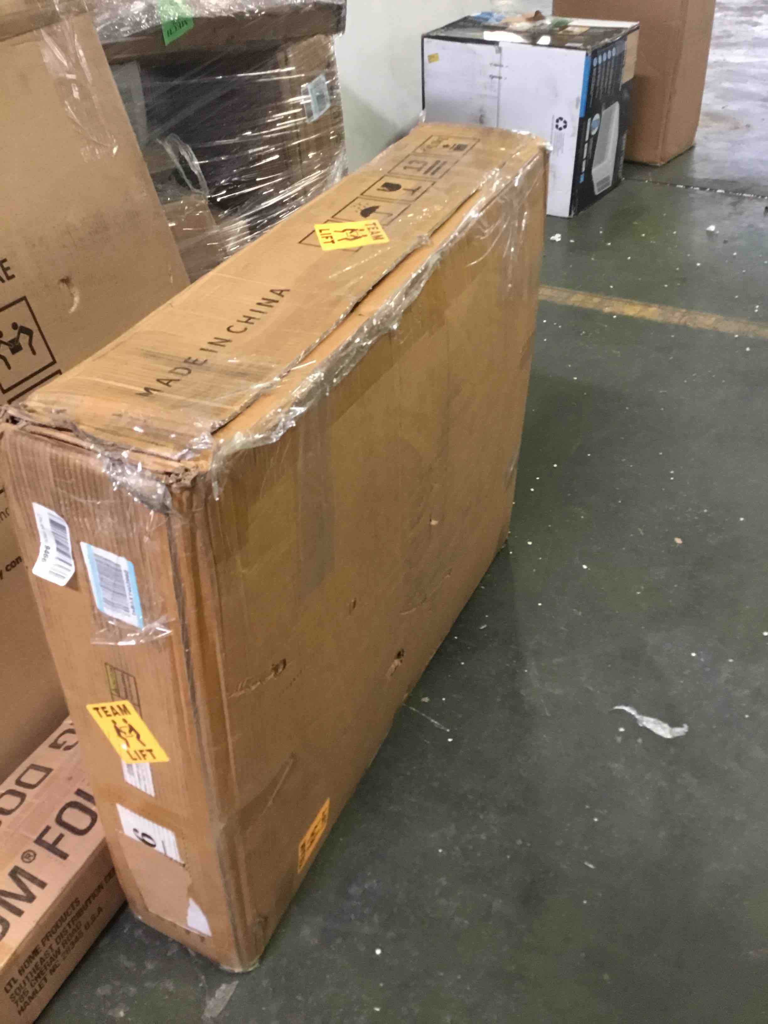 https://s3.amazonaws.com/lotting-images-prod/bidfta/BLU5403871_1694202473679.jpeg