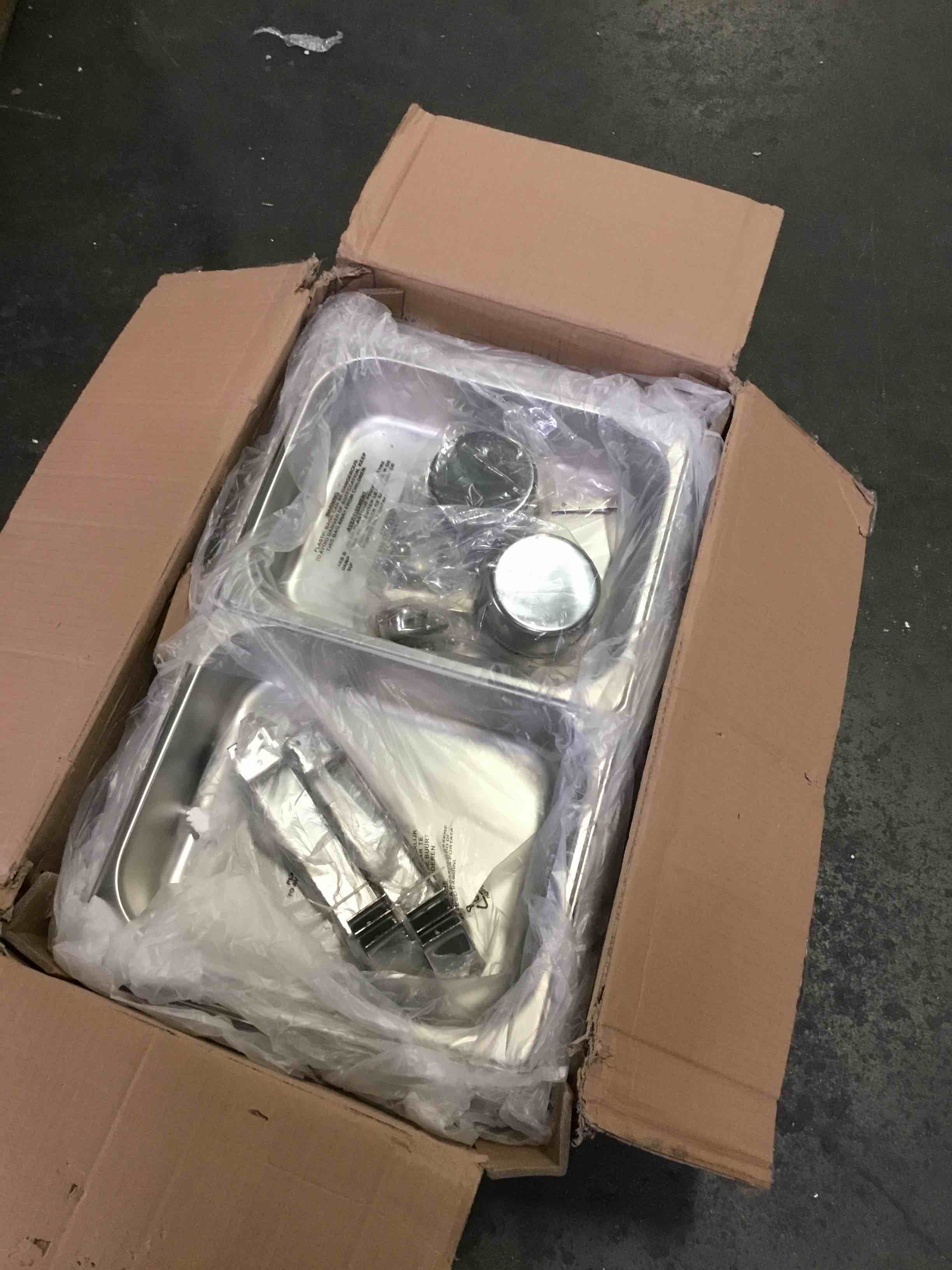 https://s3.amazonaws.com/lotting-images-prod/bidfta/BLU5403872_1694202668503.jpeg