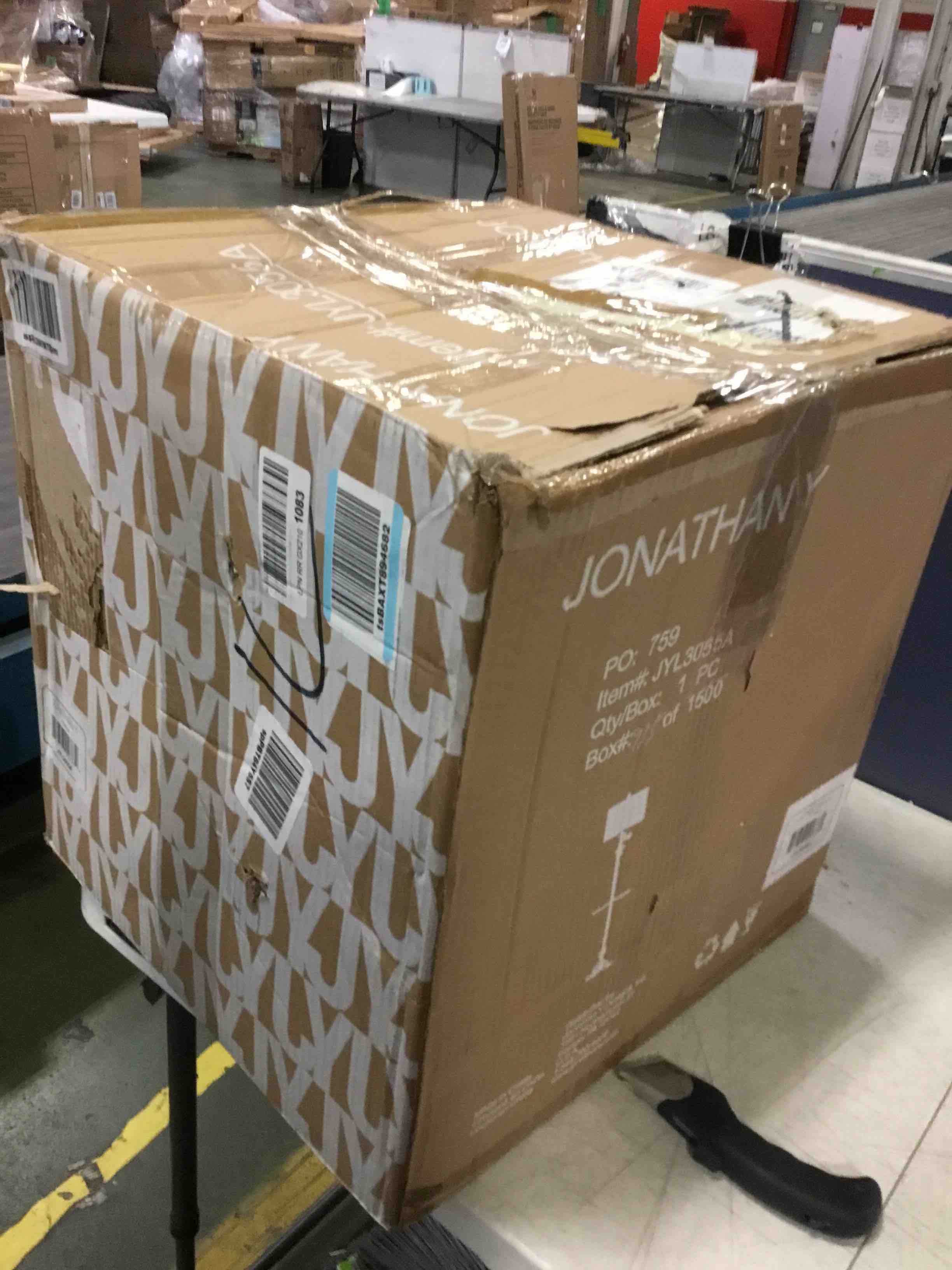 https://s3.amazonaws.com/lotting-images-prod/bidfta/BLU5403988_1694354317079.jpeg