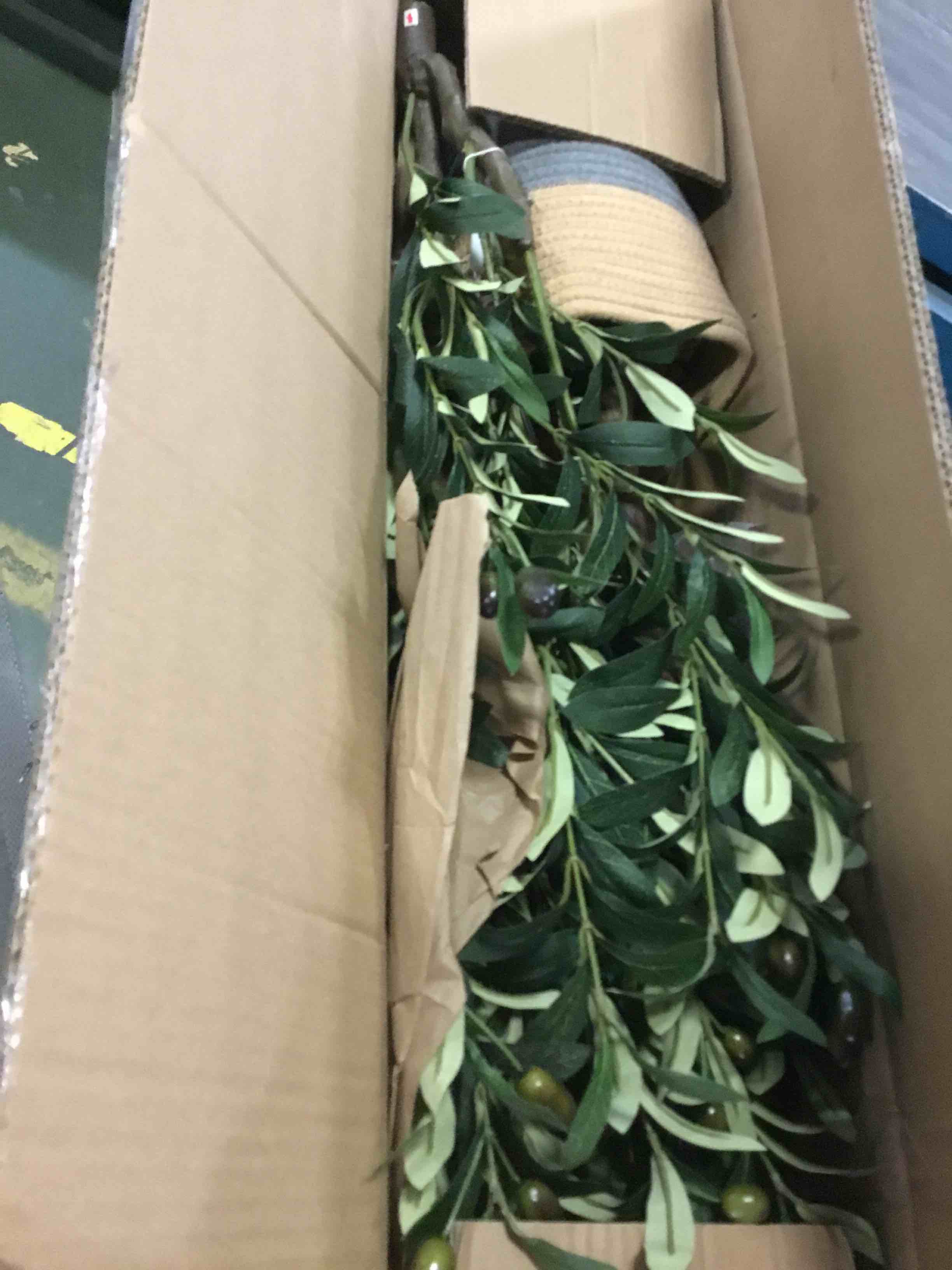 https://s3.amazonaws.com/lotting-images-prod/bidfta/BLU5403998_1694355099457.jpeg