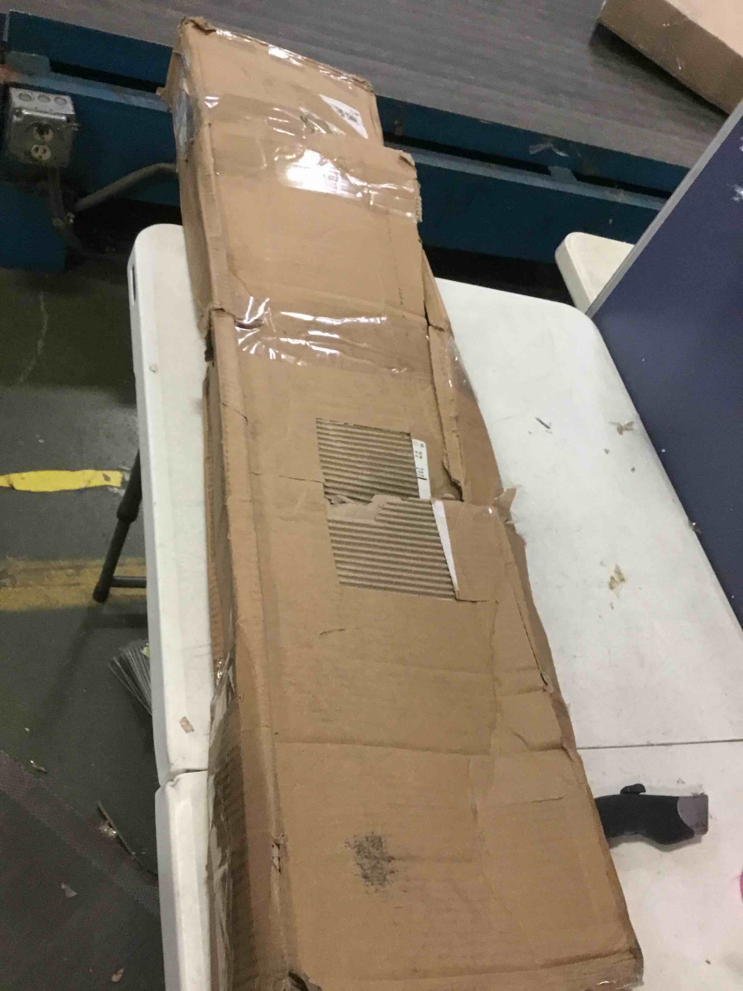 https://s3.amazonaws.com/lotting-images-prod/bidfta/BLU5404025_1694357973712.jpeg